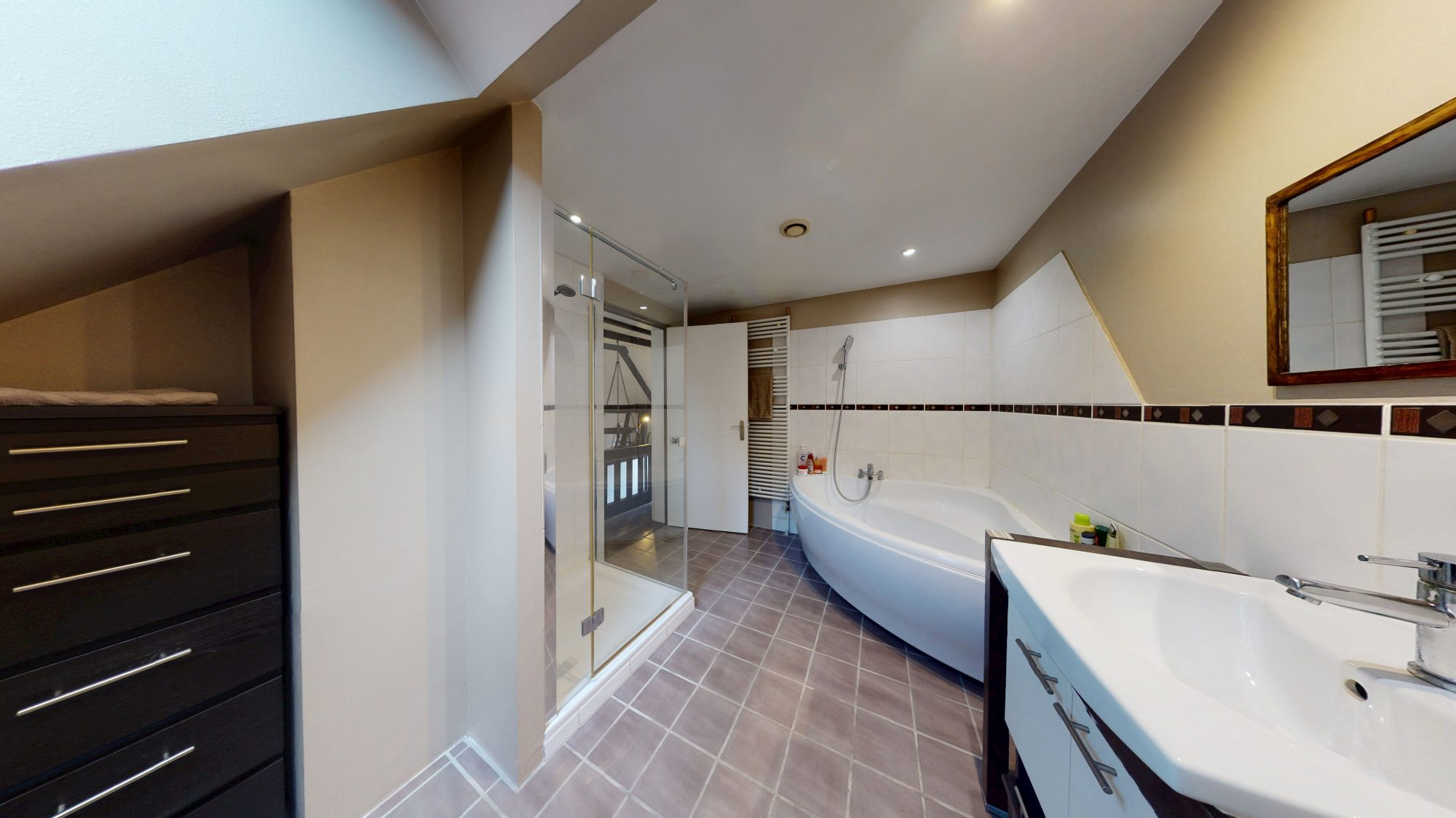 Appartement à vendre à Ostwald, 160 m²