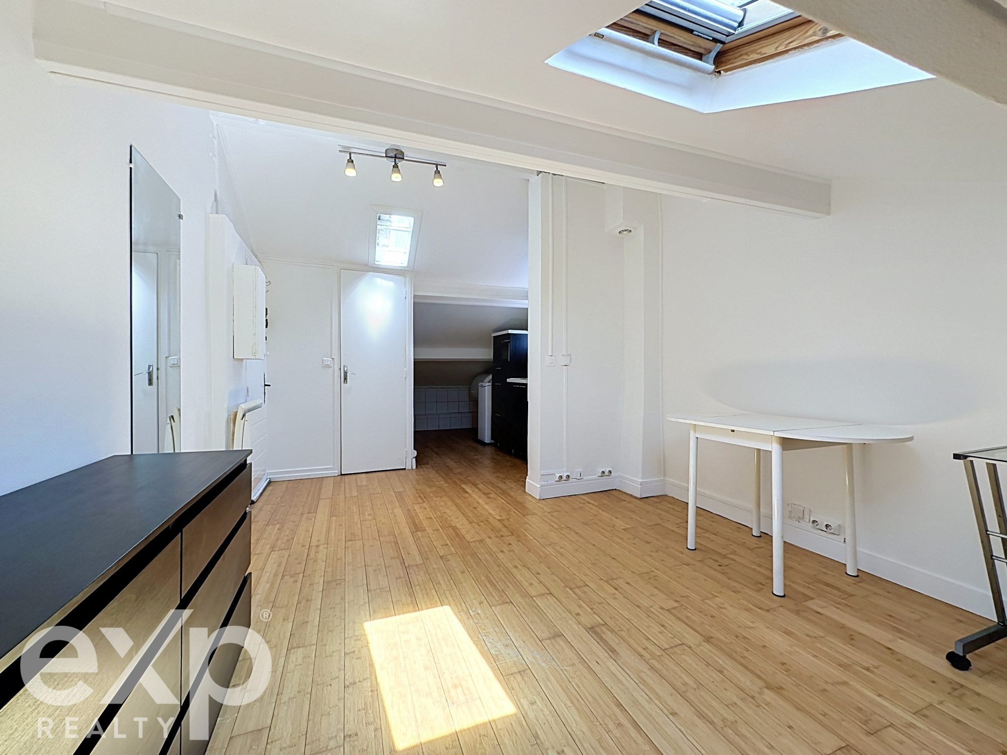 Studio 12m2 (26m2 au sol), Saint-Denis Mutualité