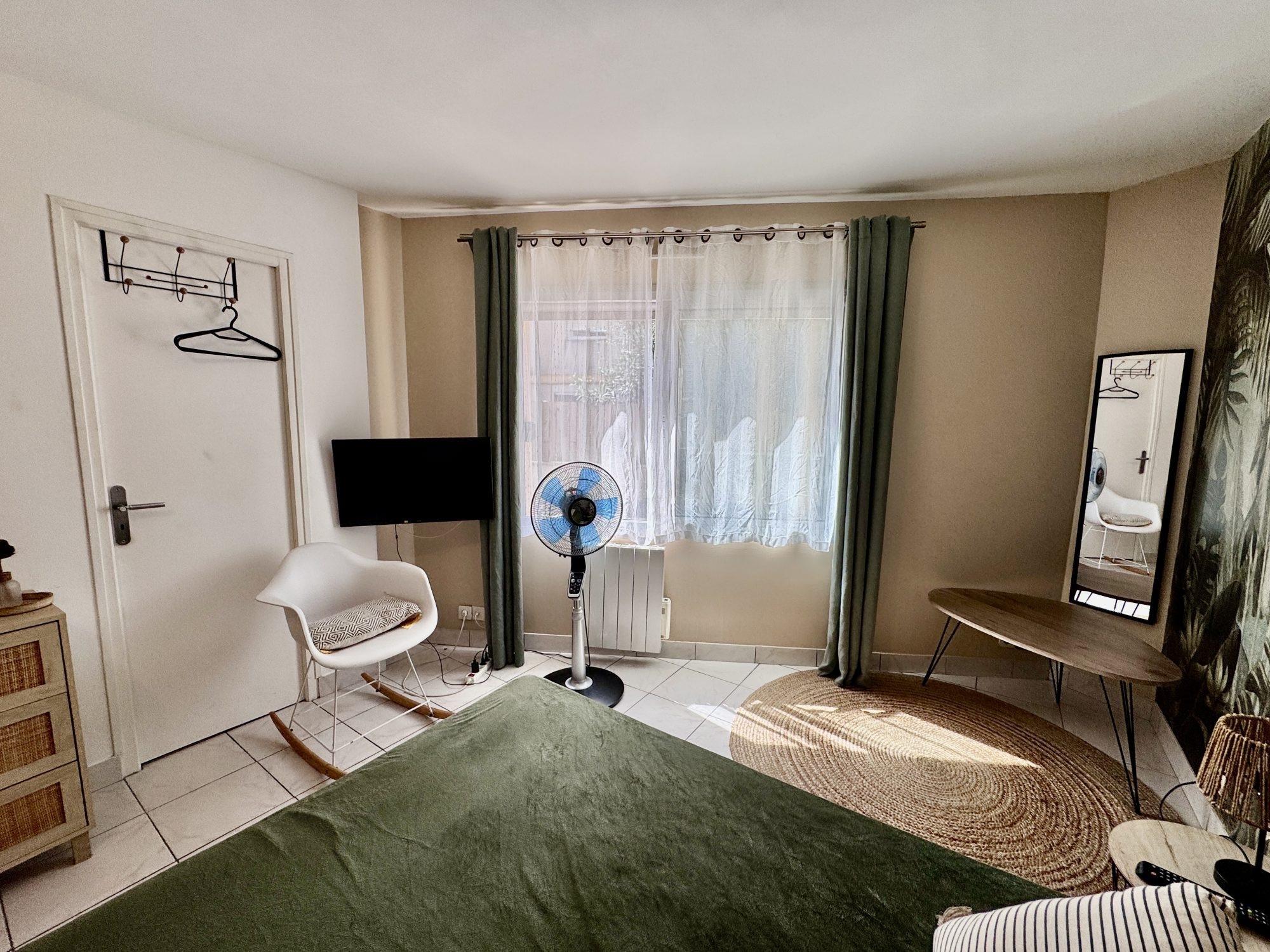 Studio 28 m² rénové à Pornichet hyper centre, meublé, loué 700 €/mois, aucun travaux à prévoir