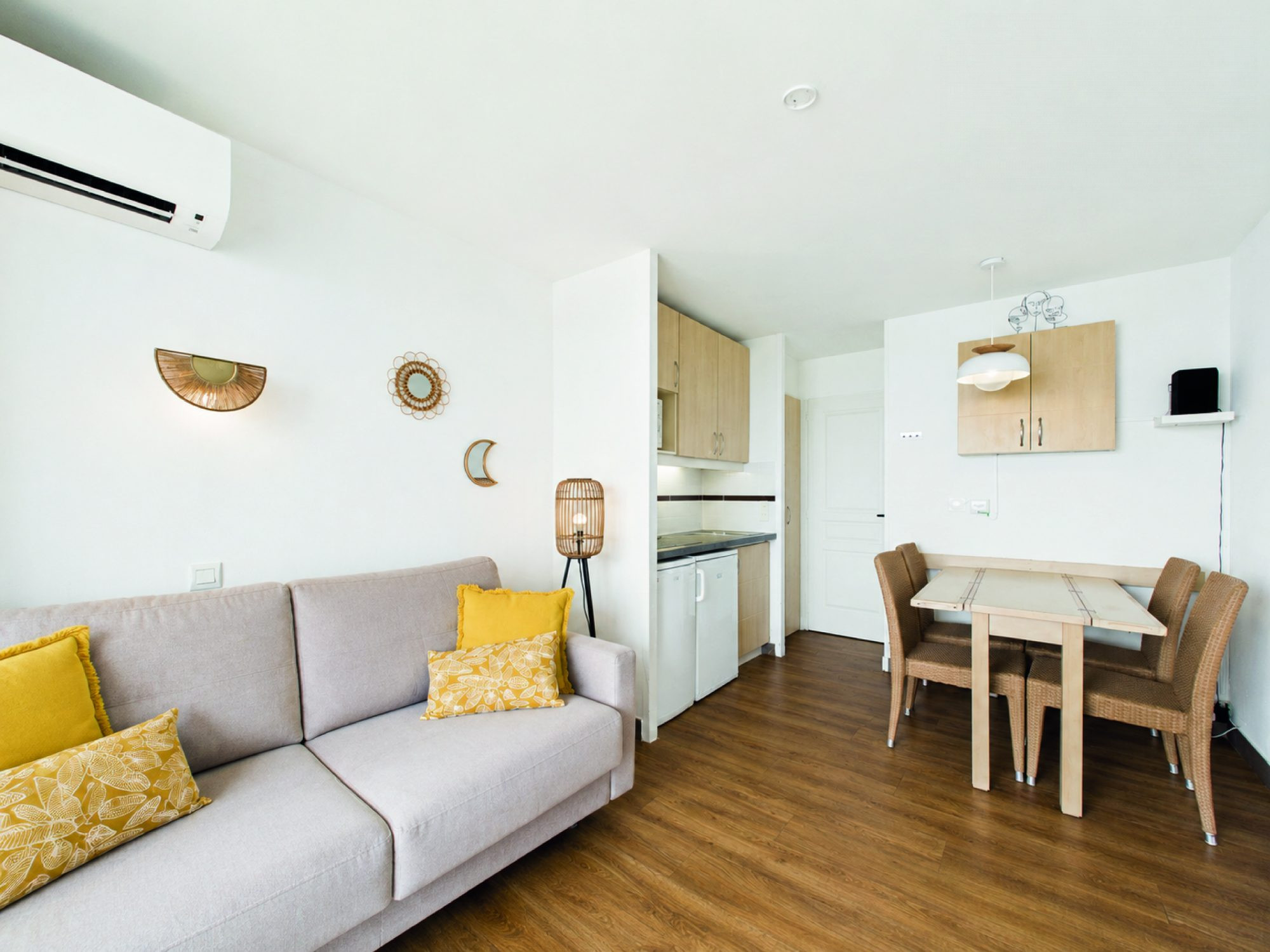 Cannes – Villa Francia, 2-bedroom sea view apartment 2