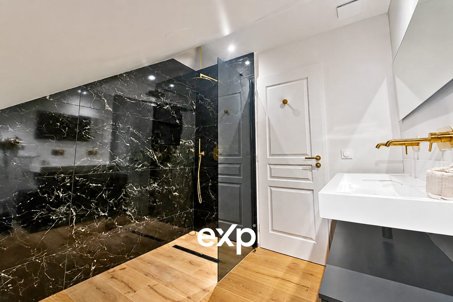 Appartement à vendre à Château-Ville-Vieille, 85 m²
