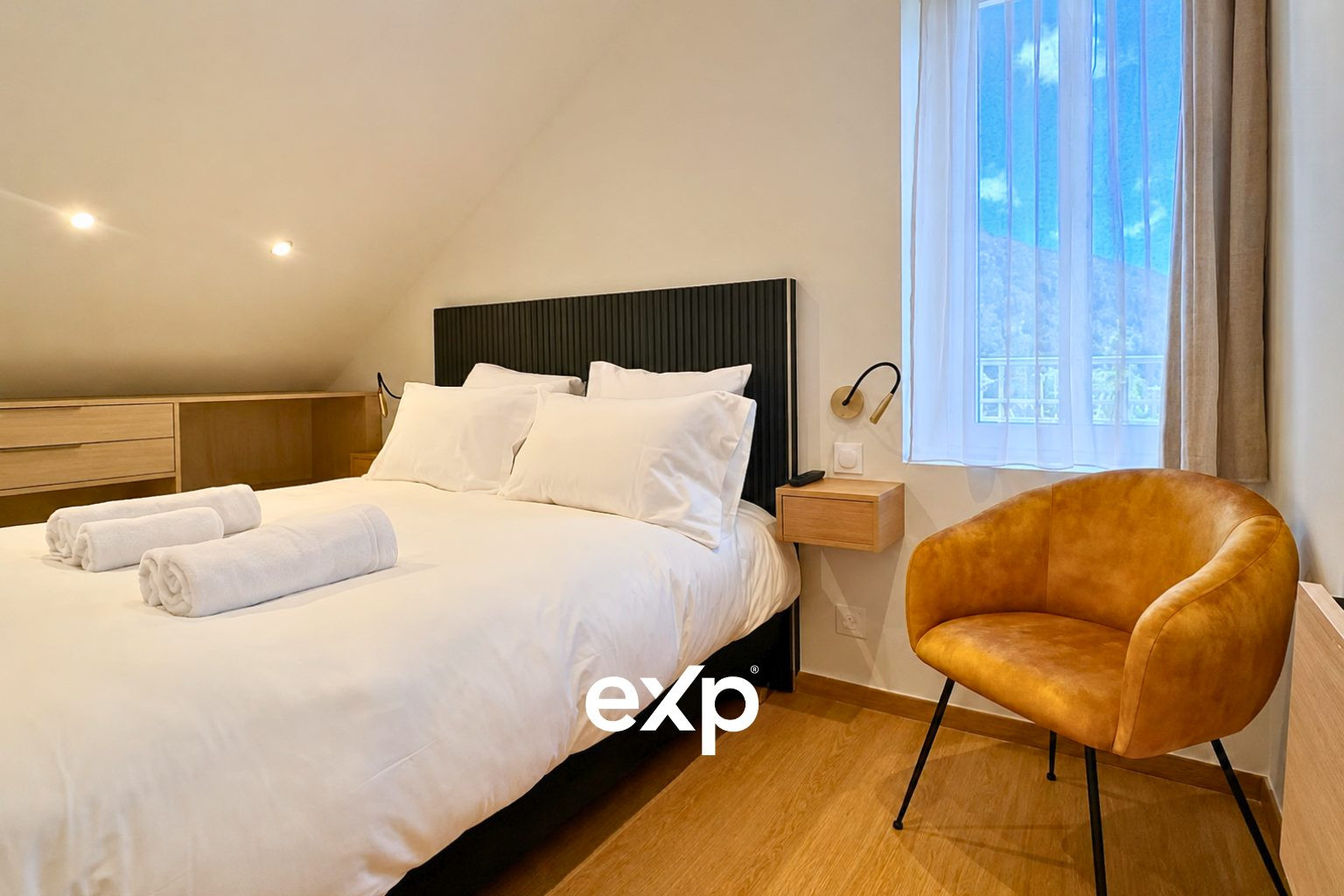 4-Room Apartment of 93 m² Completely Renovated in Queyras 4