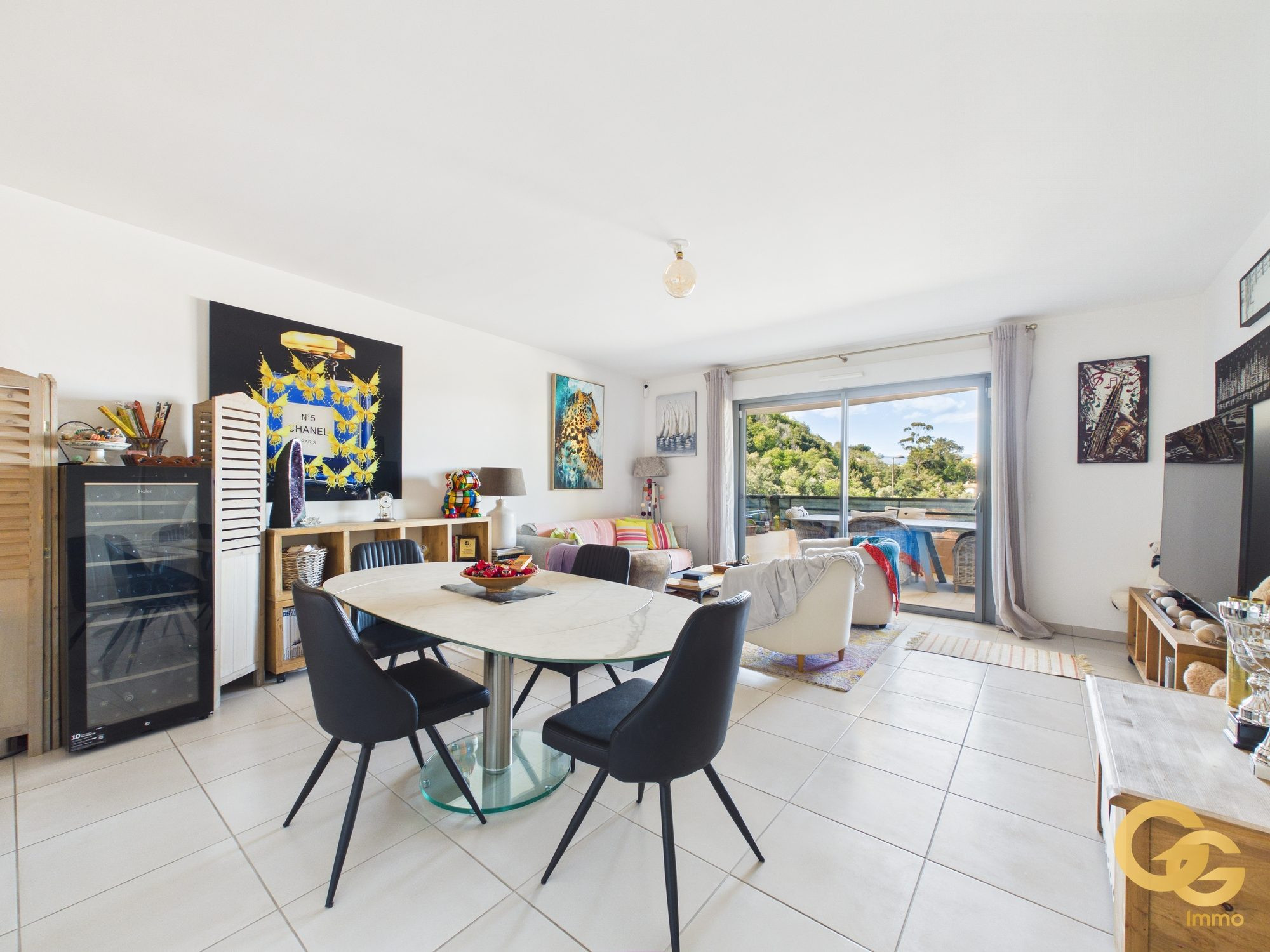 APPARTEMENT 3 PIÈCES – TERRASSE 22 M² – VUE MER – PARKING – CAVE