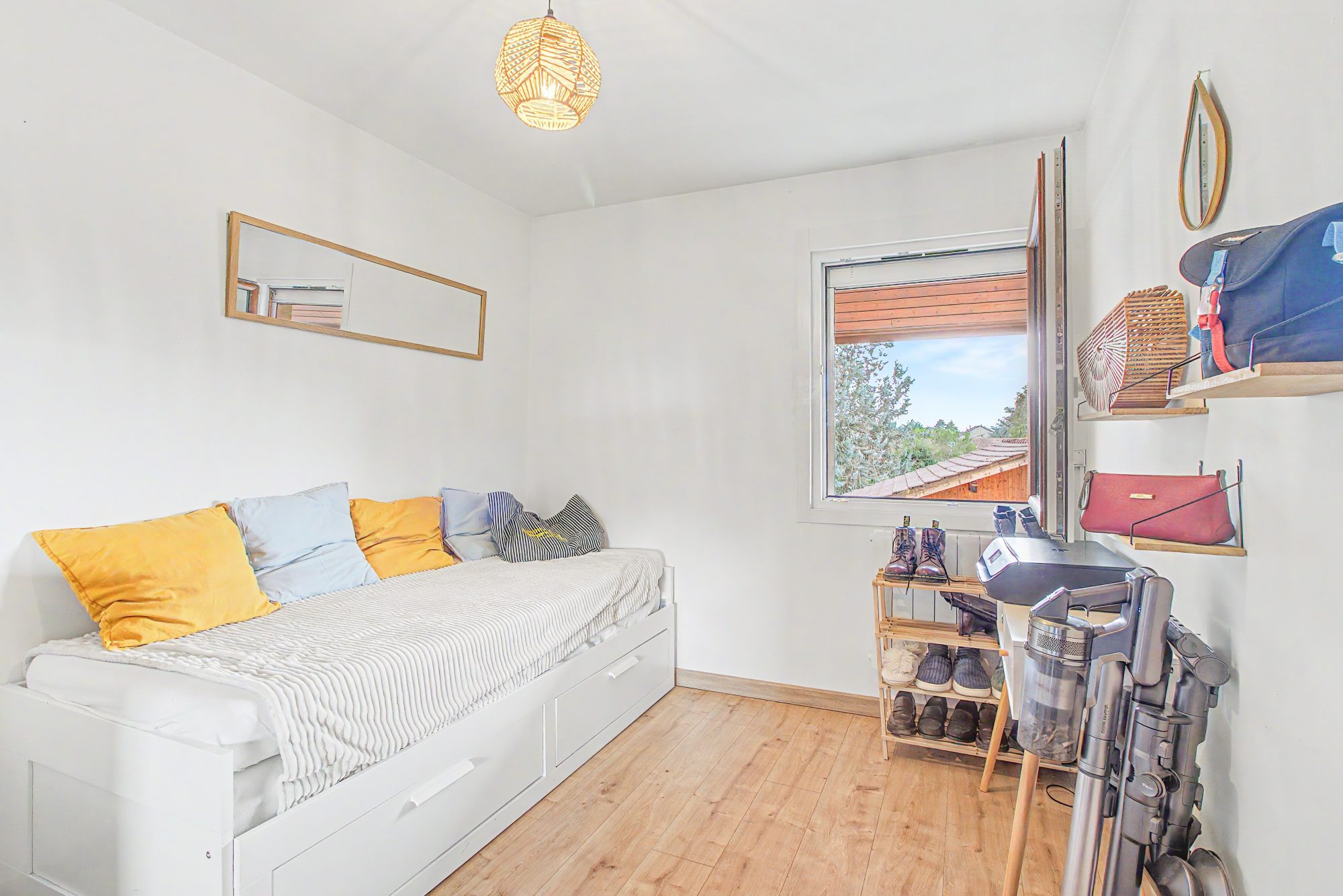 T3 with large balcony in the heart of Douvaine 5