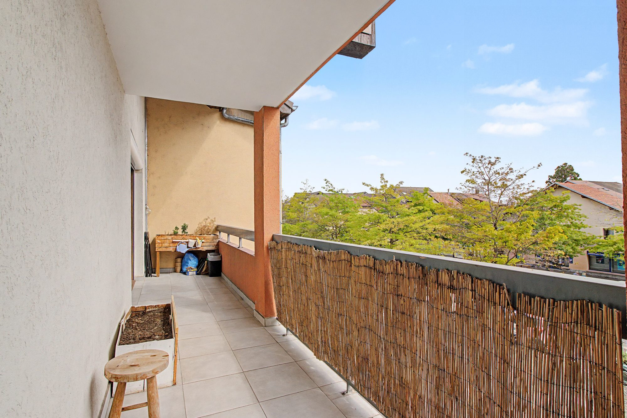 T3 with large balcony in the heart of Douvaine 3