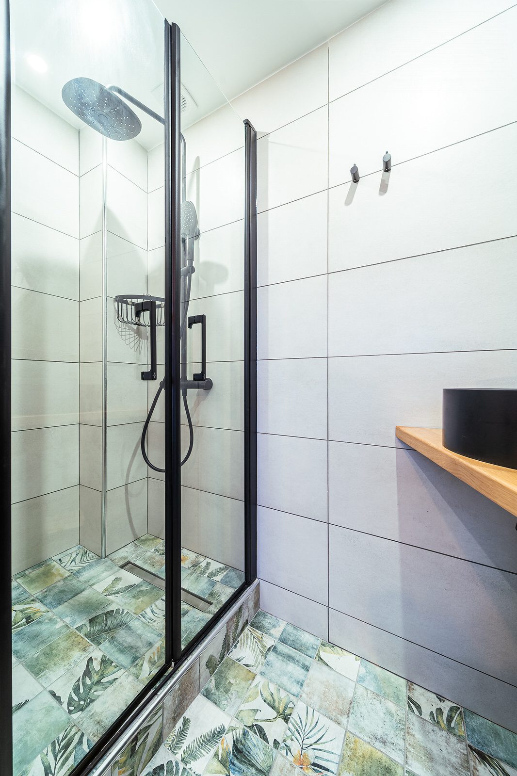 Superb renovated and furnished 4-bedroom apartment 4