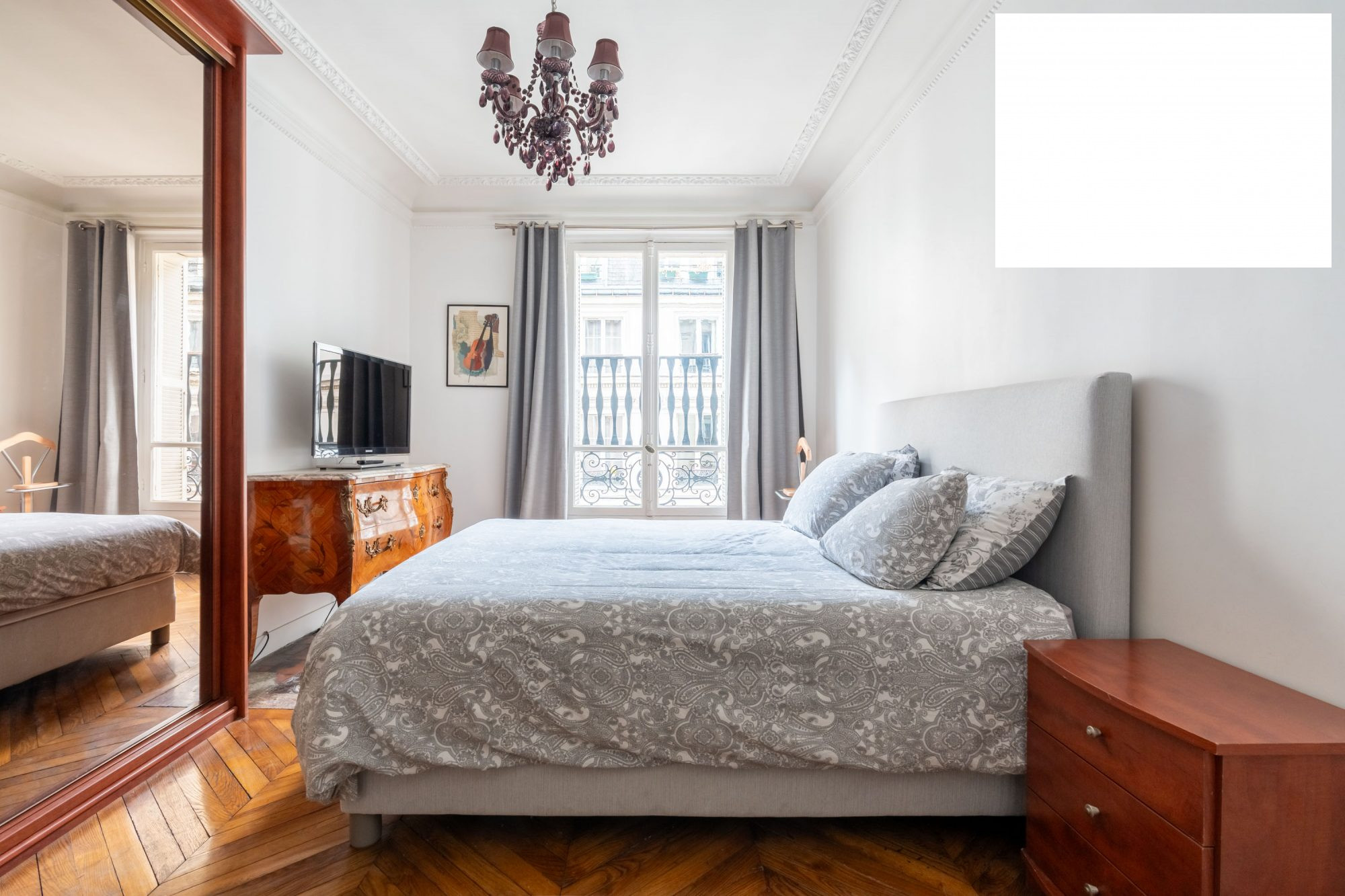 Apartment for sale in Paris, 135 m²