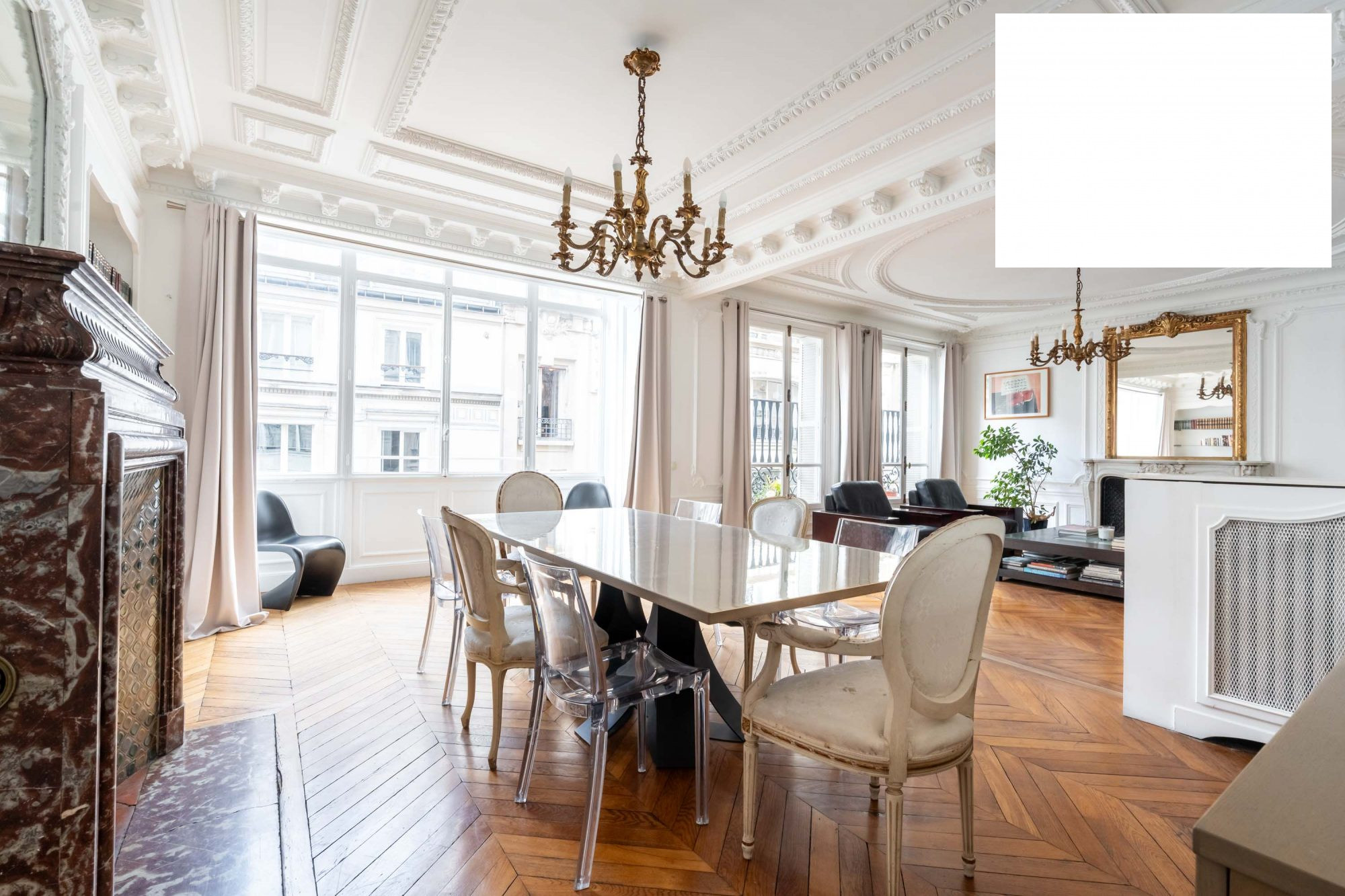 Apartment for sale in Paris, 135 m²