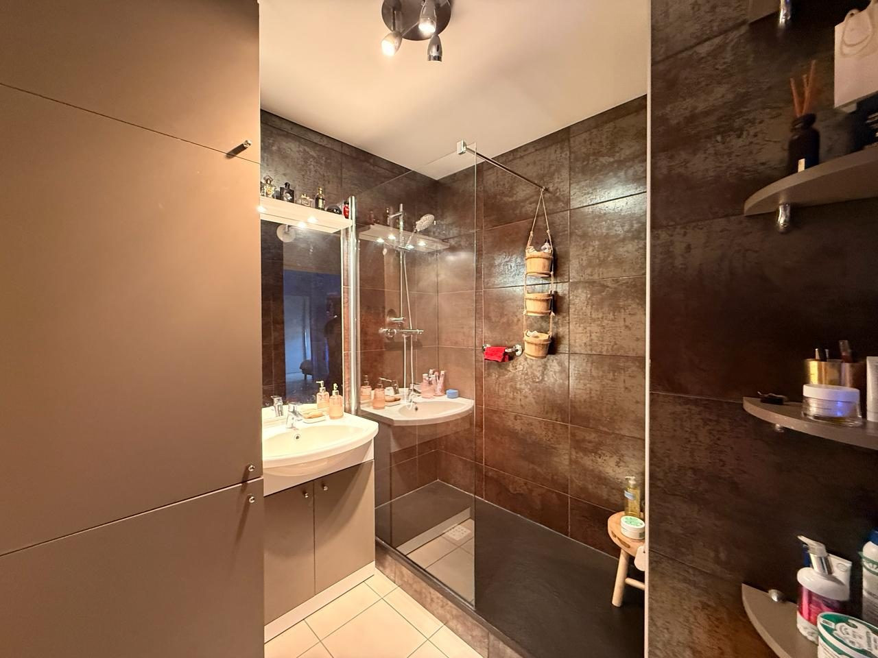 Apartment for sale in Neuville-sur-Saône, 66 m²