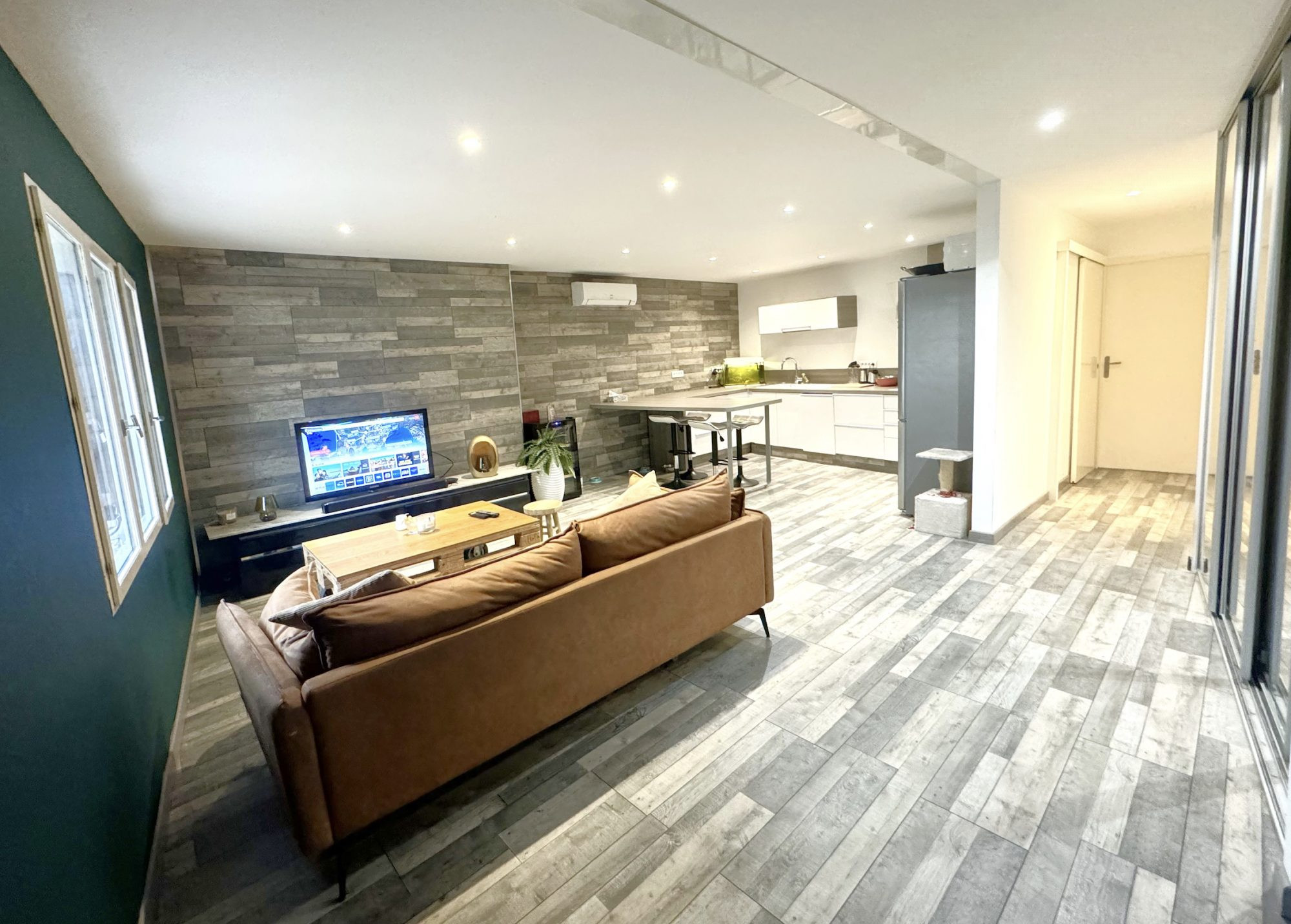 Coeur de village T3 80m² entièrement rénové