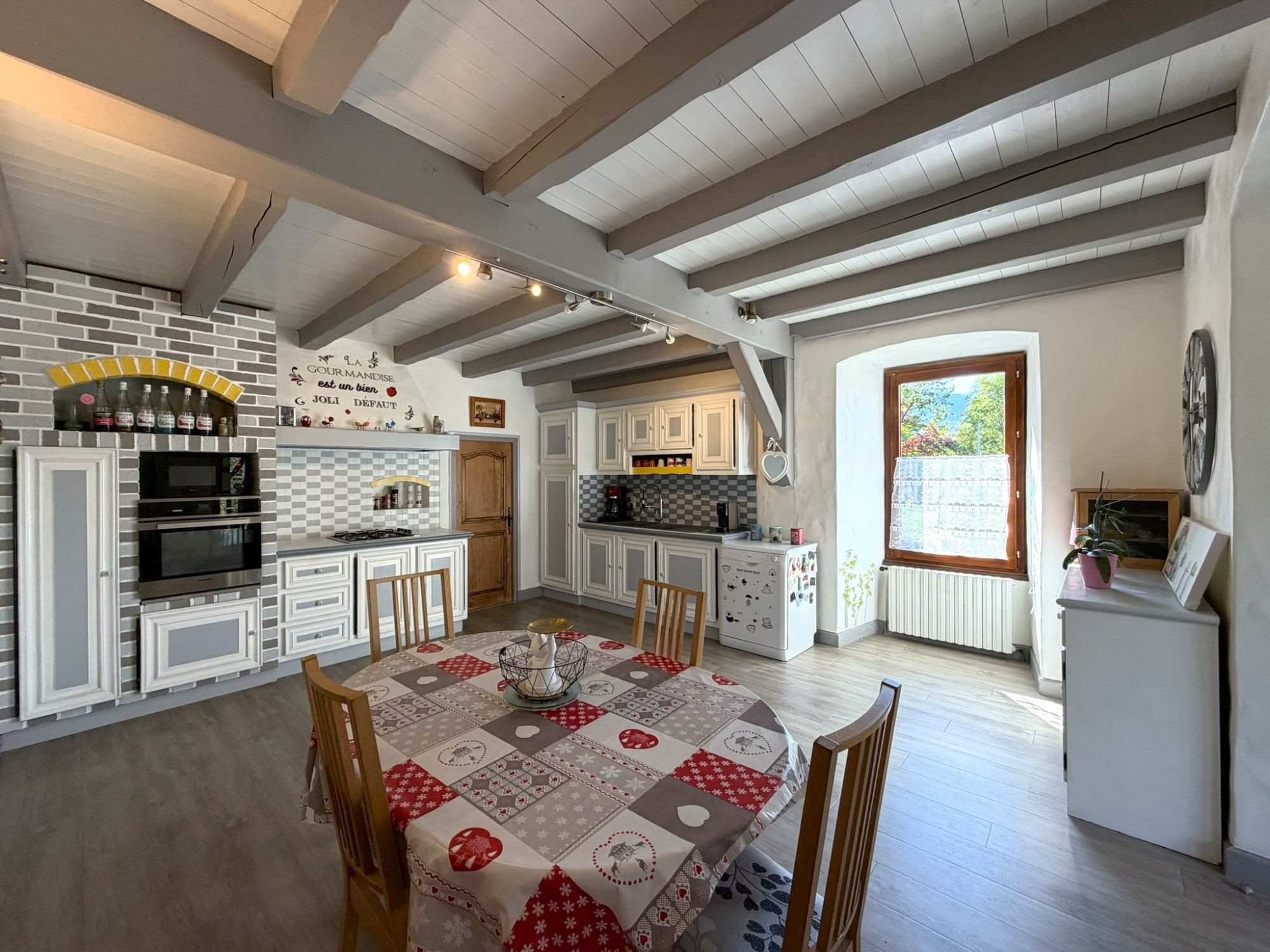 Apartment for sale in Passy, 61 m²