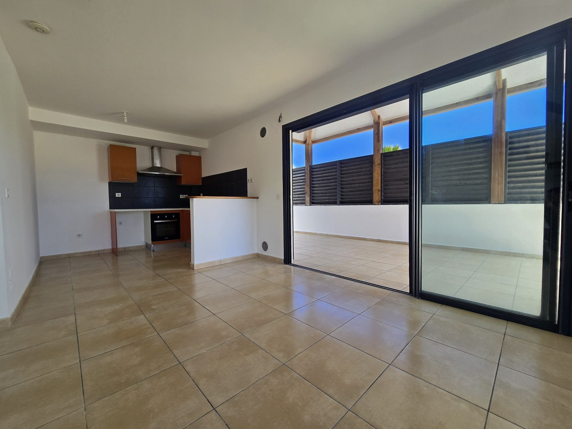 Elegance & Modern Comfort in Ligne Paradis – 4-Room Duplex with Vast Outdoor Spaces 4