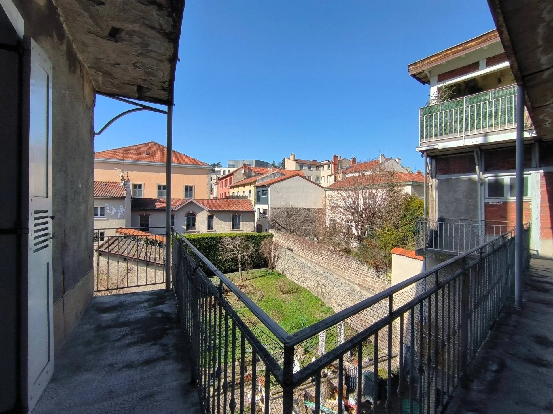 Appartement 6 pièces 144 m² · à Le Puy-en-Velay · 144 m² · 105 000 €