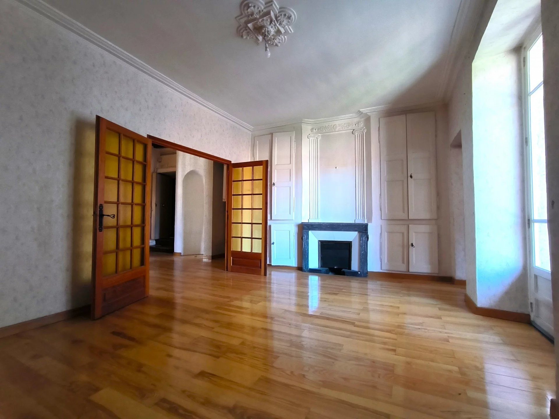 For Sale: City Center 4-Bedroom, Living Room, Dining Room 2