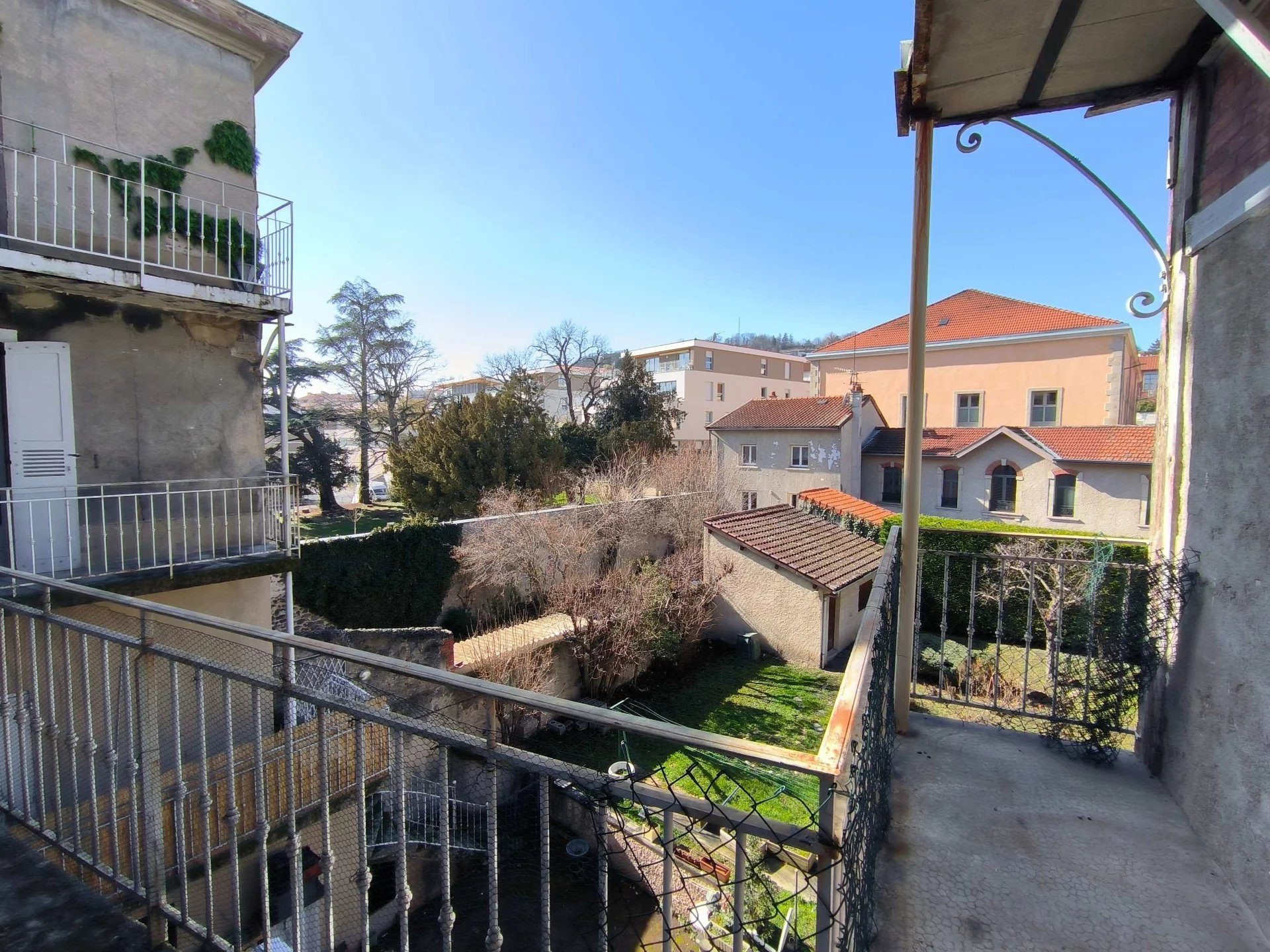 For Sale: City Center 4-Bedroom, Living Room, Dining Room 3