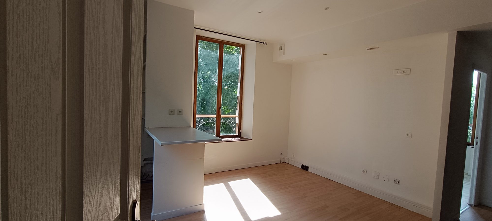 Appartement dans une belle demeure et environnement de qualité.