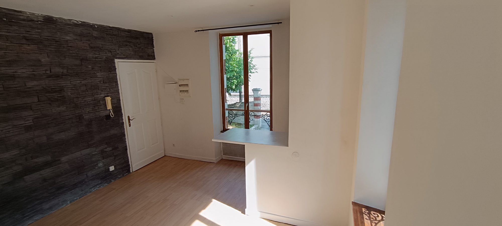 Appartement dans une belle demeure et environnement de qualité.