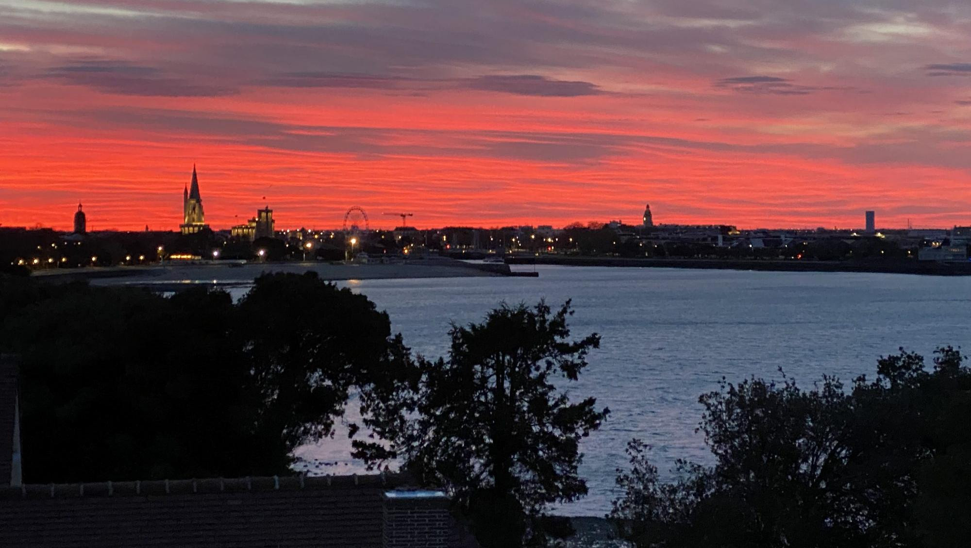 The pinnacle of luxury in La Rochelle — panoramic penthouse facing the ocean. 5
