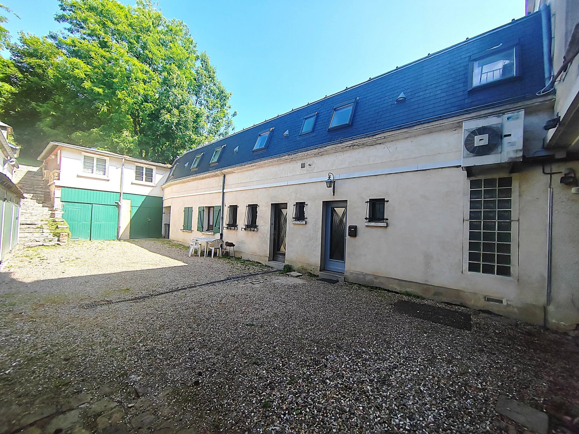 Appartement à vendre à Chaumont-en-Vexin, 530 m²