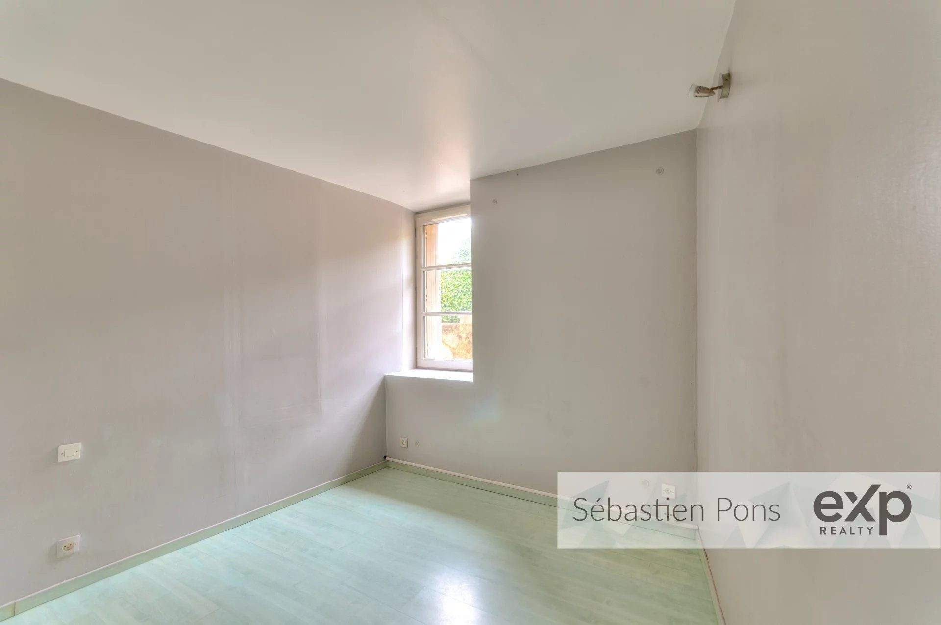 Rare: Appartement 4 pièces centre village, à personnaliser