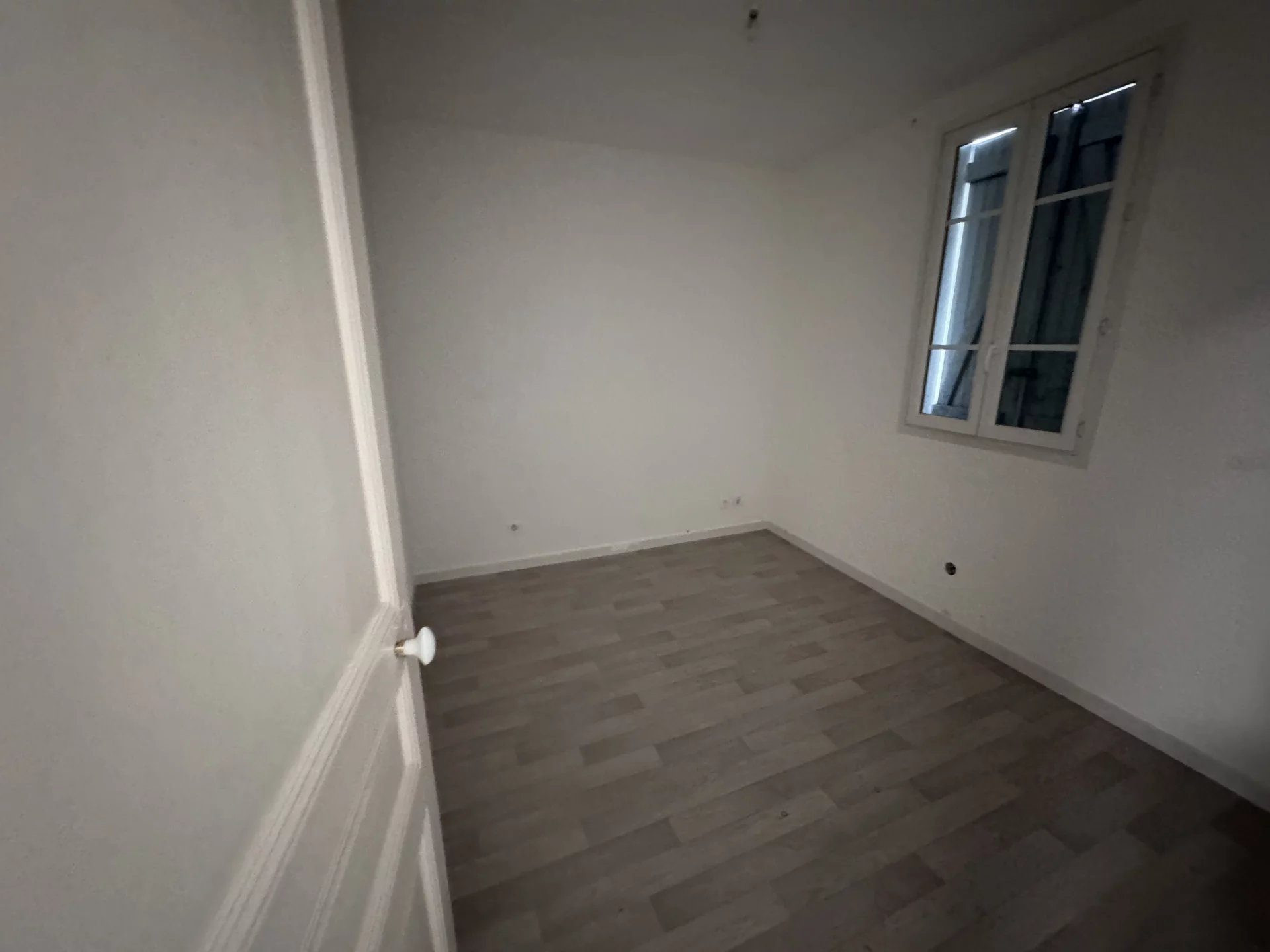 Maison 4 pièces 10000 m² · à Saint-Laurent-du-Var · 10 000 m² · 690 000 €
