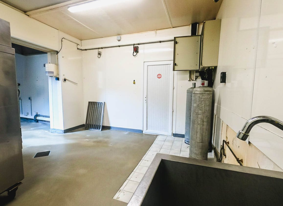 Local commercial équipé Boucherie – Charcuterie – Traiteur — Droit au bail