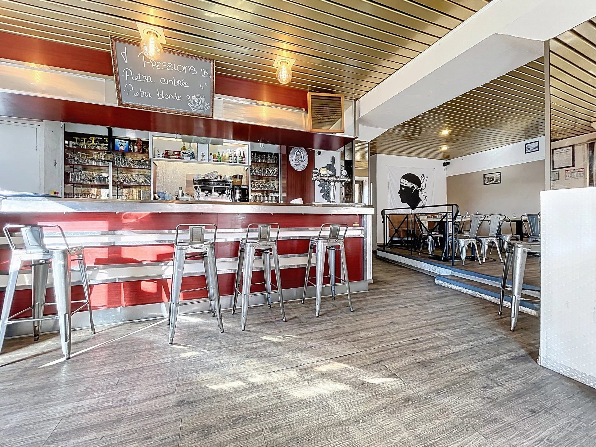 RESTAURANT - BAR - GLACIER