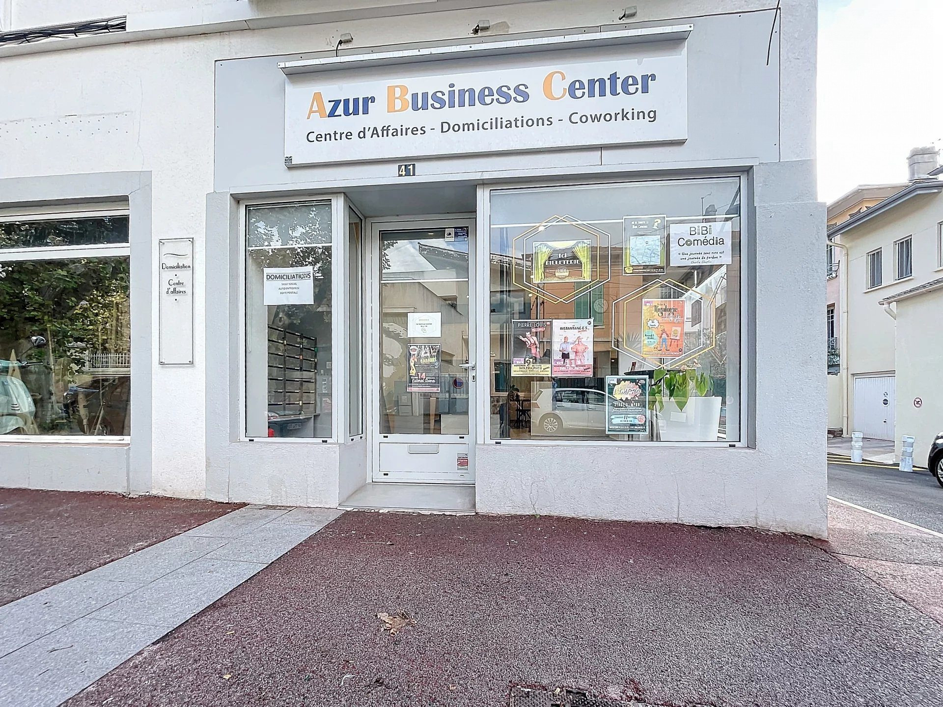 Commercial space in the heart of Saint-Raphaël over 100 m² 3