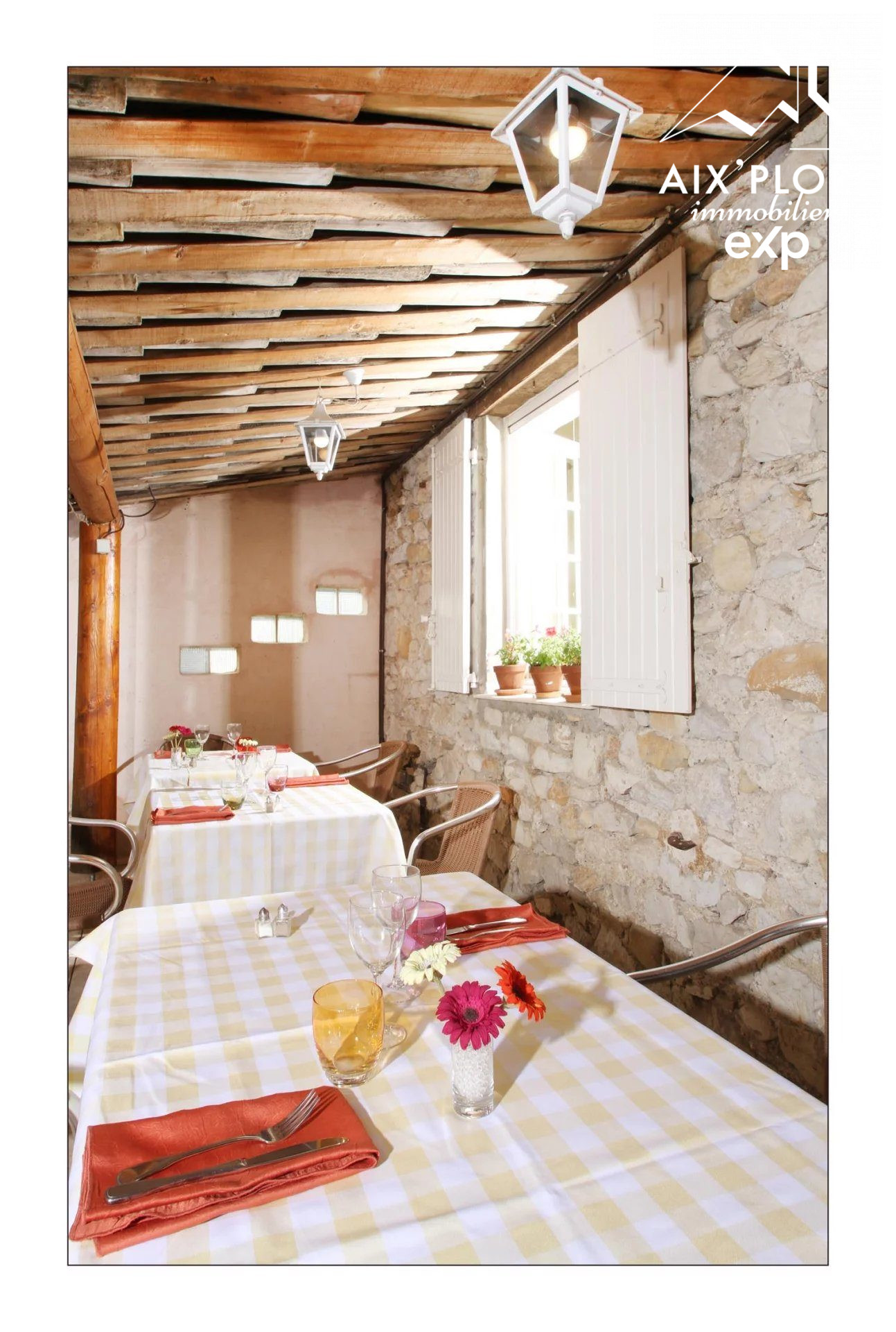 Sale of Building and Business - Restaurant with Strong Potential in Condorcet 5