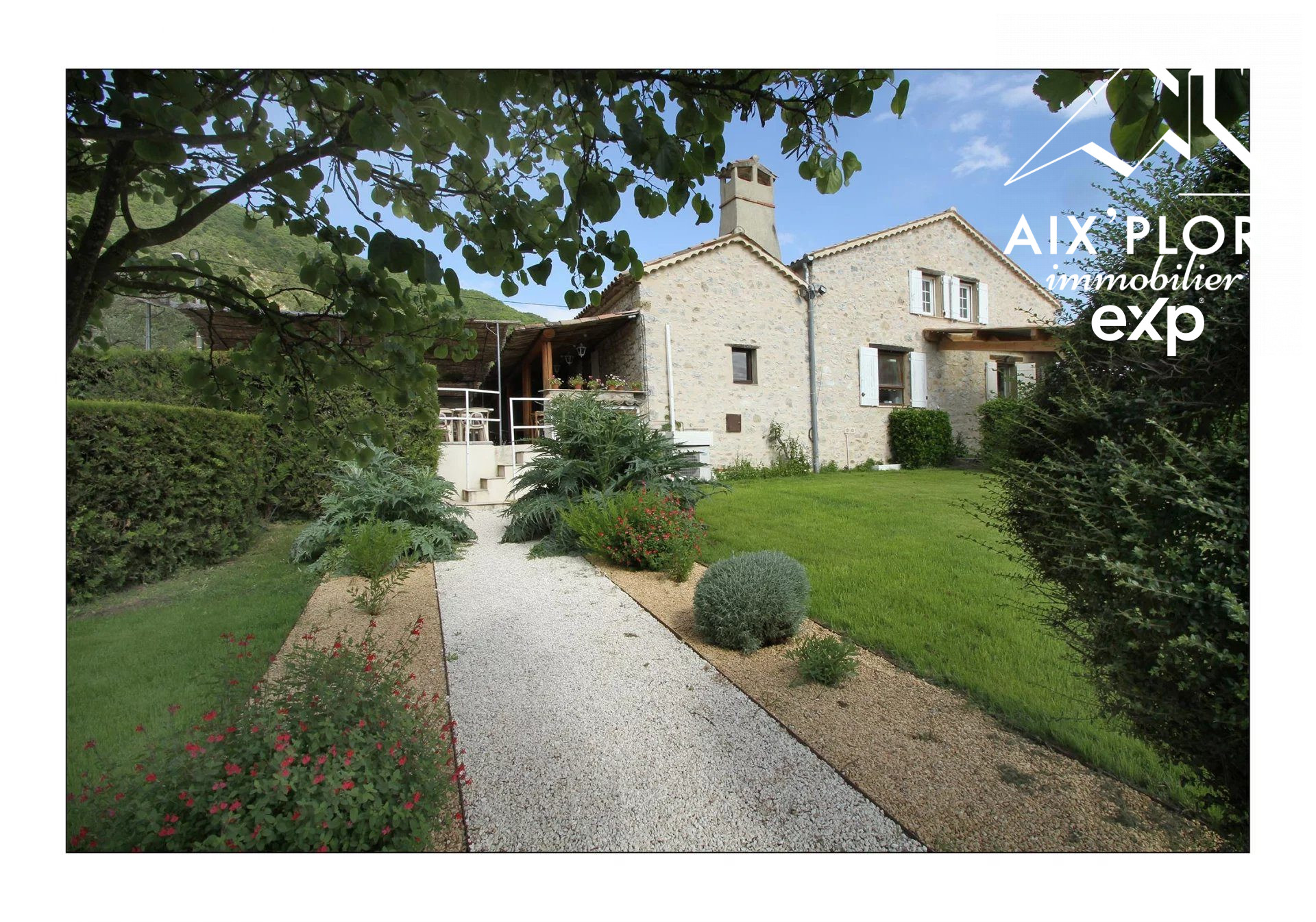 Sale of Building and Business - Restaurant with Strong Potential in Condorcet 3