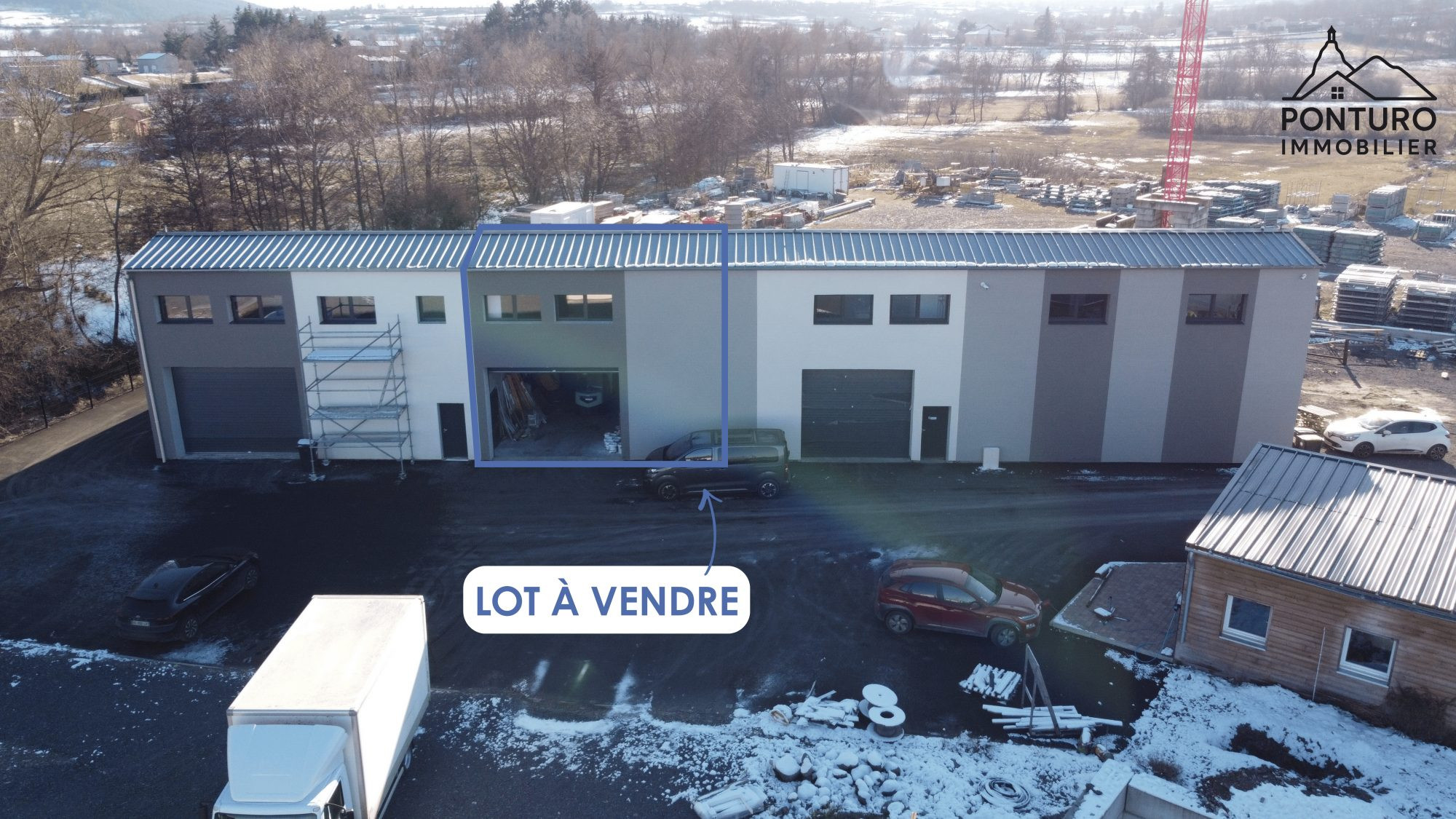 Local commercial 300 m² · à Sanssac-l'Église · 300 m² · 180 000 €