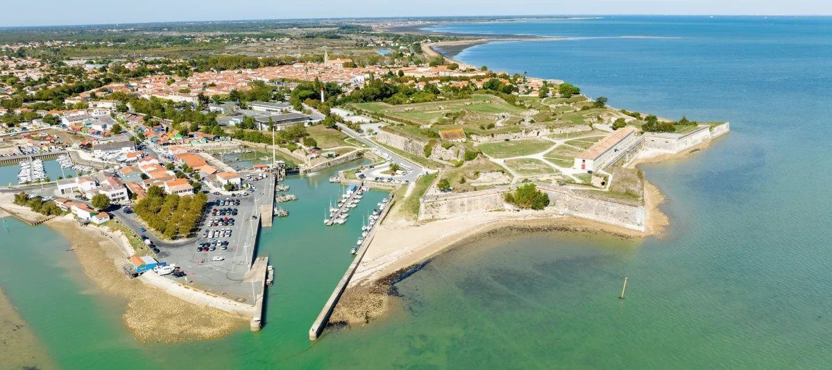 Restaurant sur le port de Château d'Oléron - Fonds de commerce