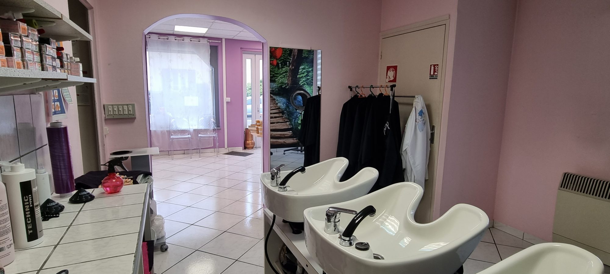 UNISEX HAIR SALON 4