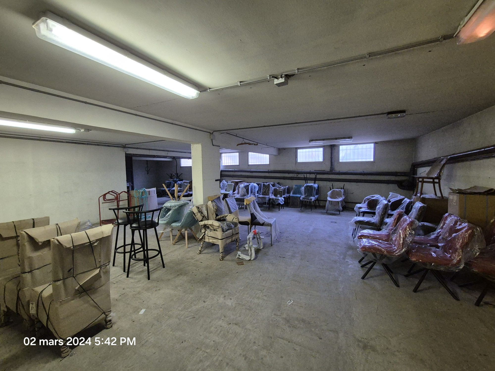 Fonds de Commerce Meubles Literie Salon · à Briançon · 500 m² · 75 000 €