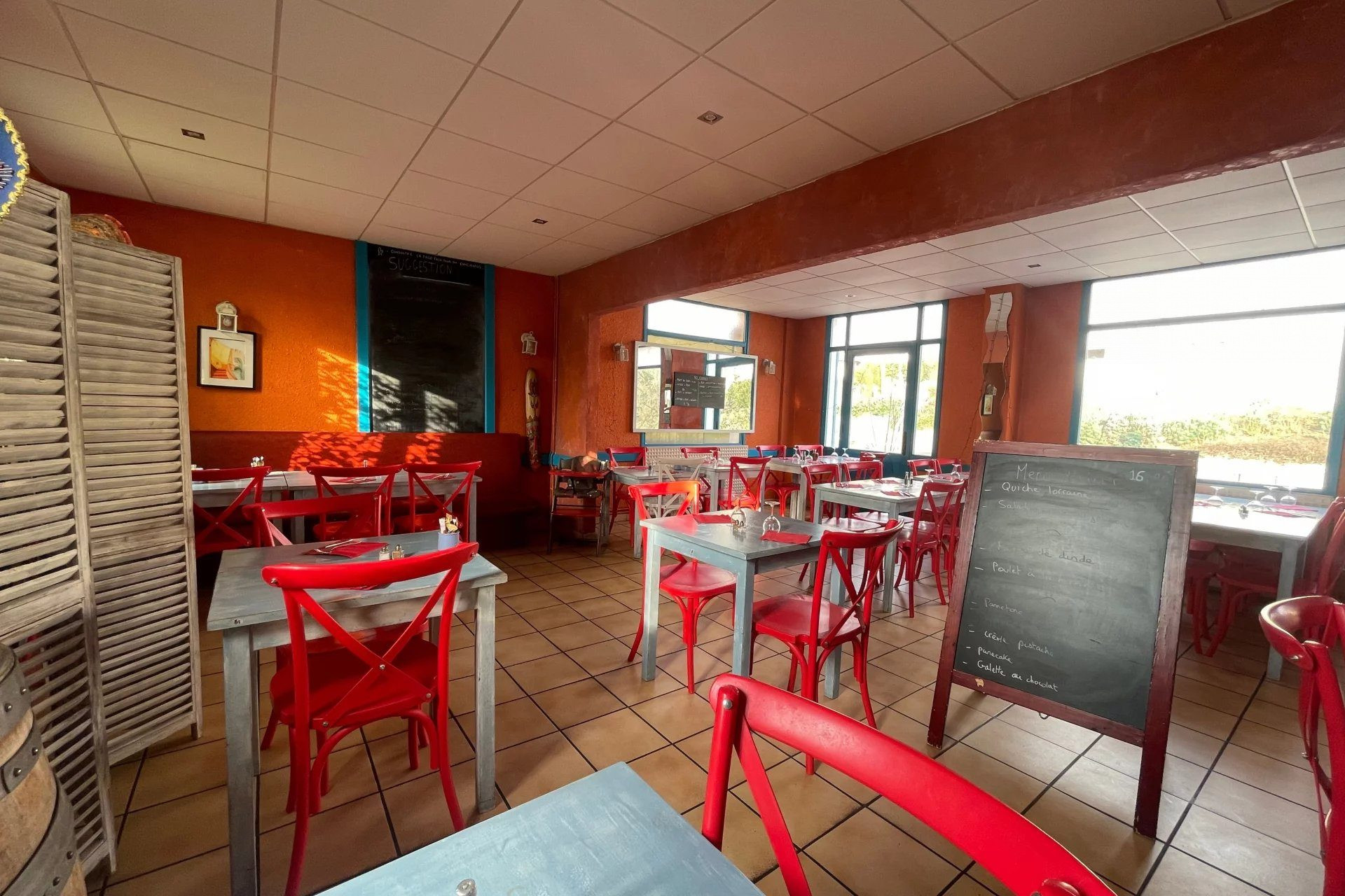 Fonds de commerce de restauration. · à Rillieux-la-Pape · 100 m² · 90 000 €