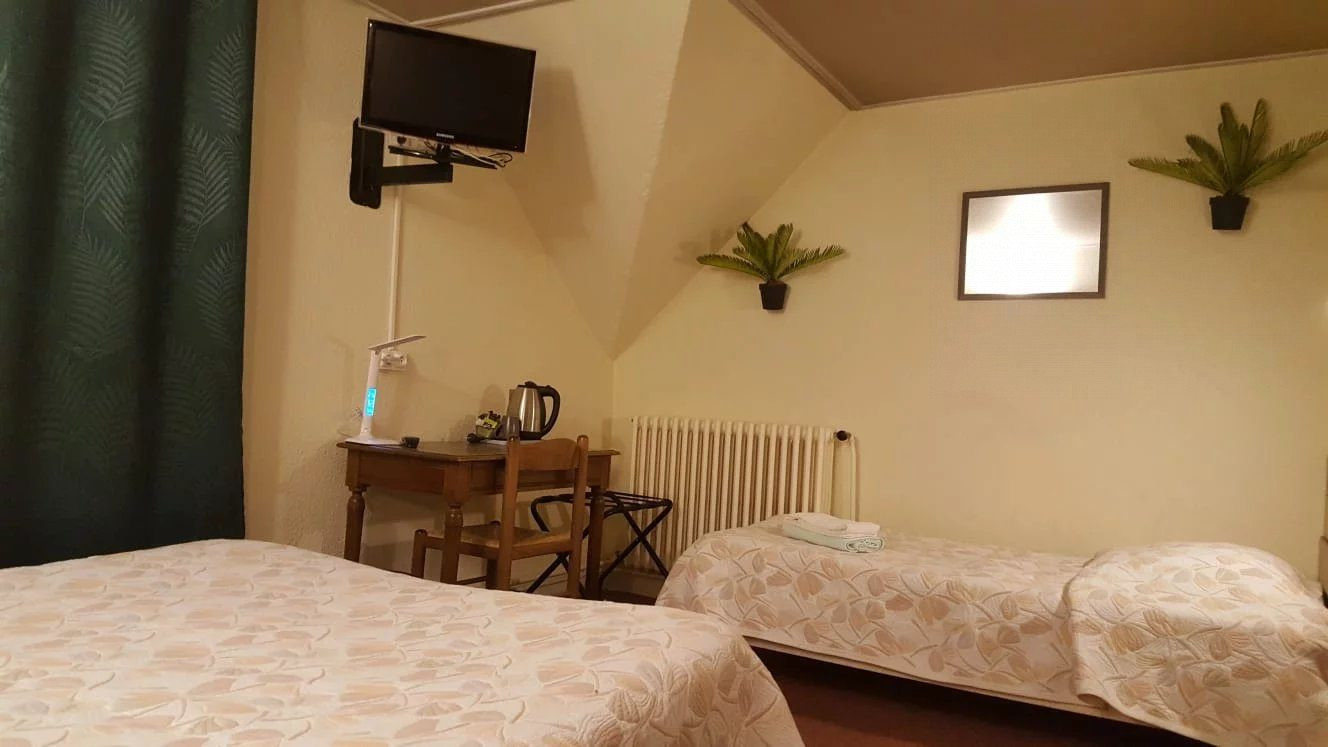 Commercial Premises Hotel 12 Rooms Restaurant, Bar Tobacconist 5