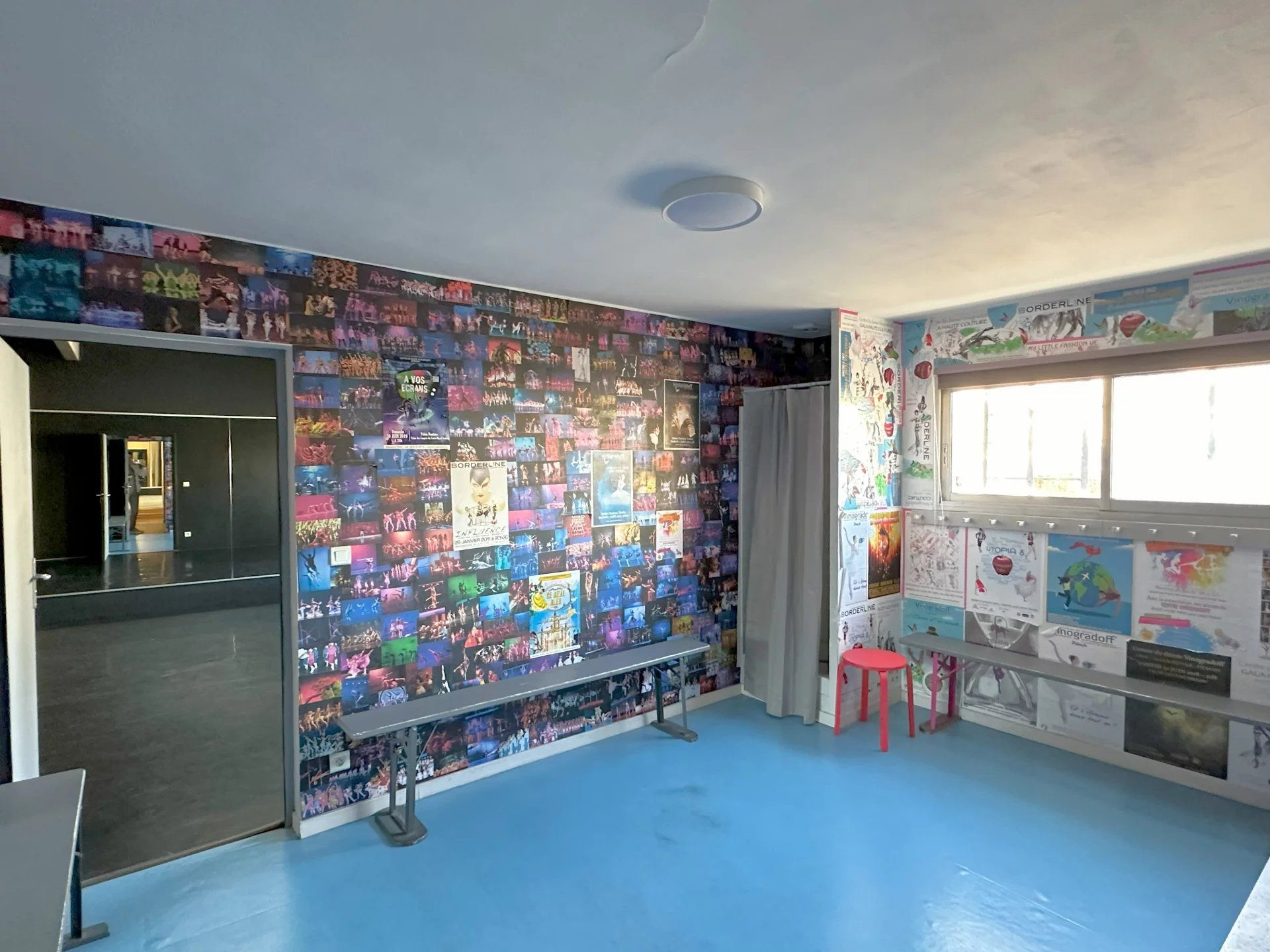 Exclusive / Commercial space of 282 m² - Rental investment / Barbès district 4