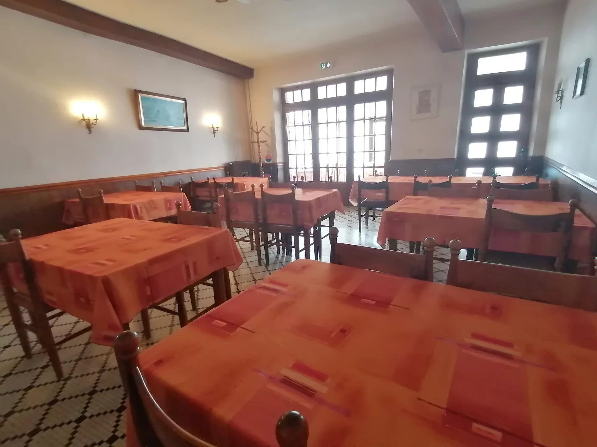Local commercial 2 pièces 234 m² · à Cussac · 234 m² · 127 500 €