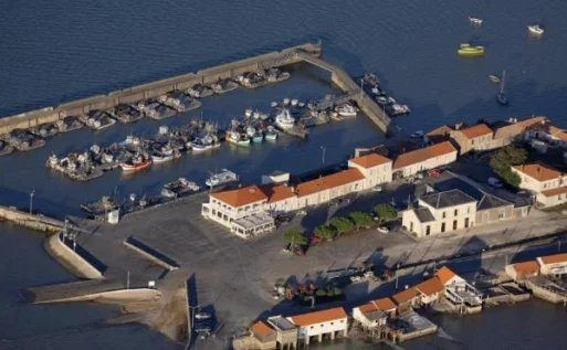 Business for Sale - Hotel Bar Restaurant, Facing the Ocean, with Breathtaking Views 4