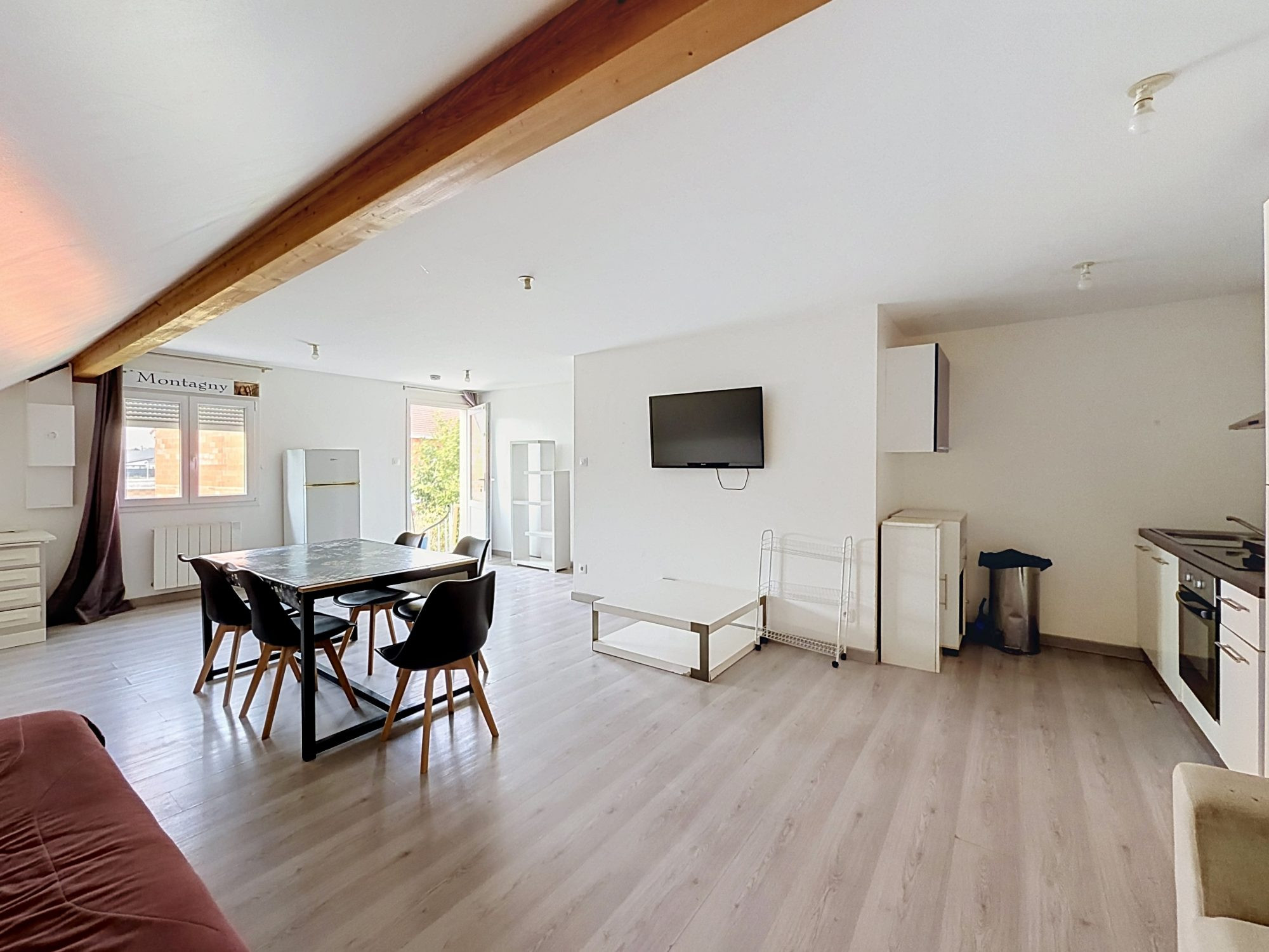Ensemble immobilier de 7 gîtes Opportunité d'investissement rare à Lux (71100)