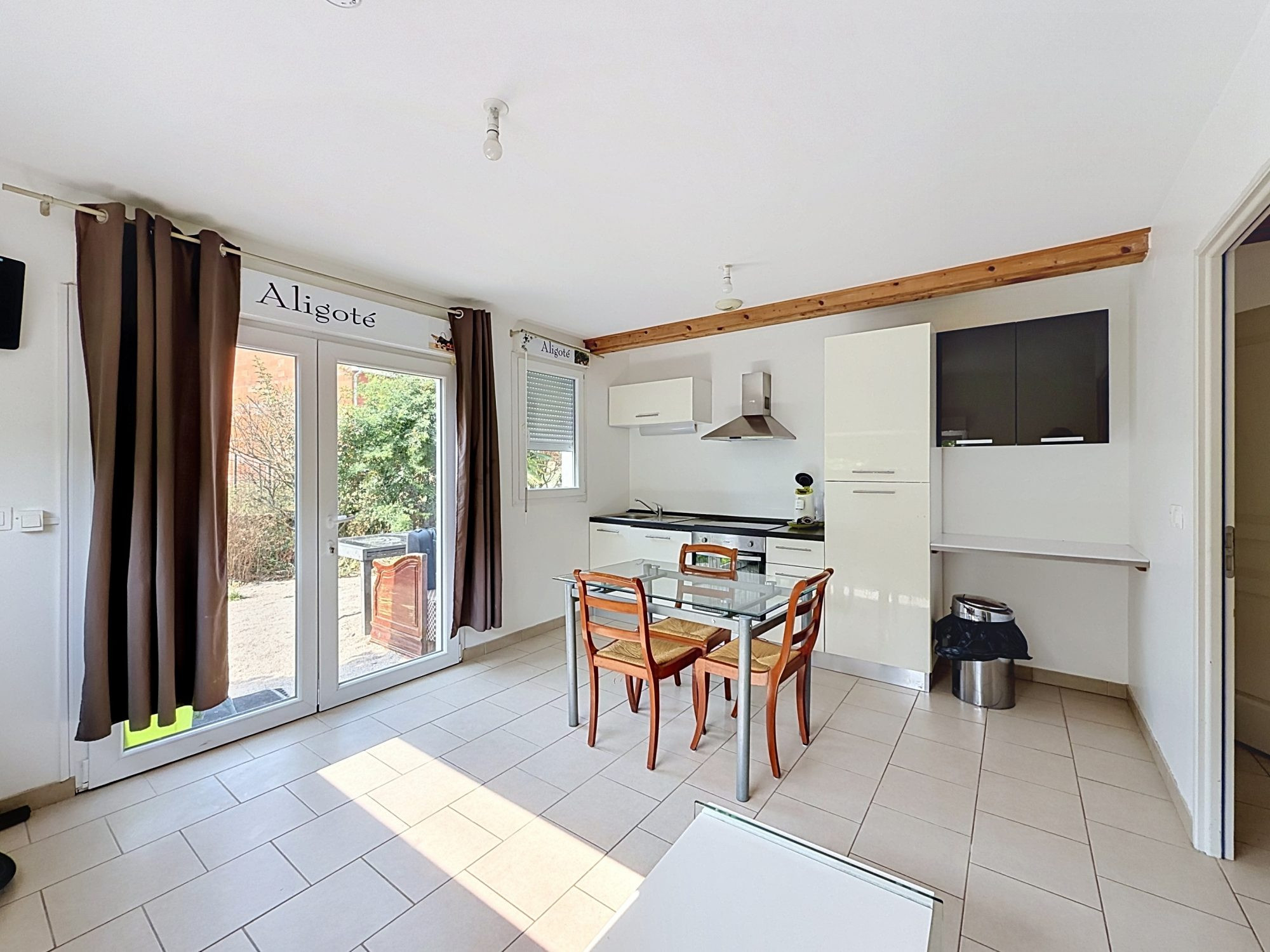 Ensemble immobilier de 7 gîtes Opportunité d'investissement rare à Lux (71100)