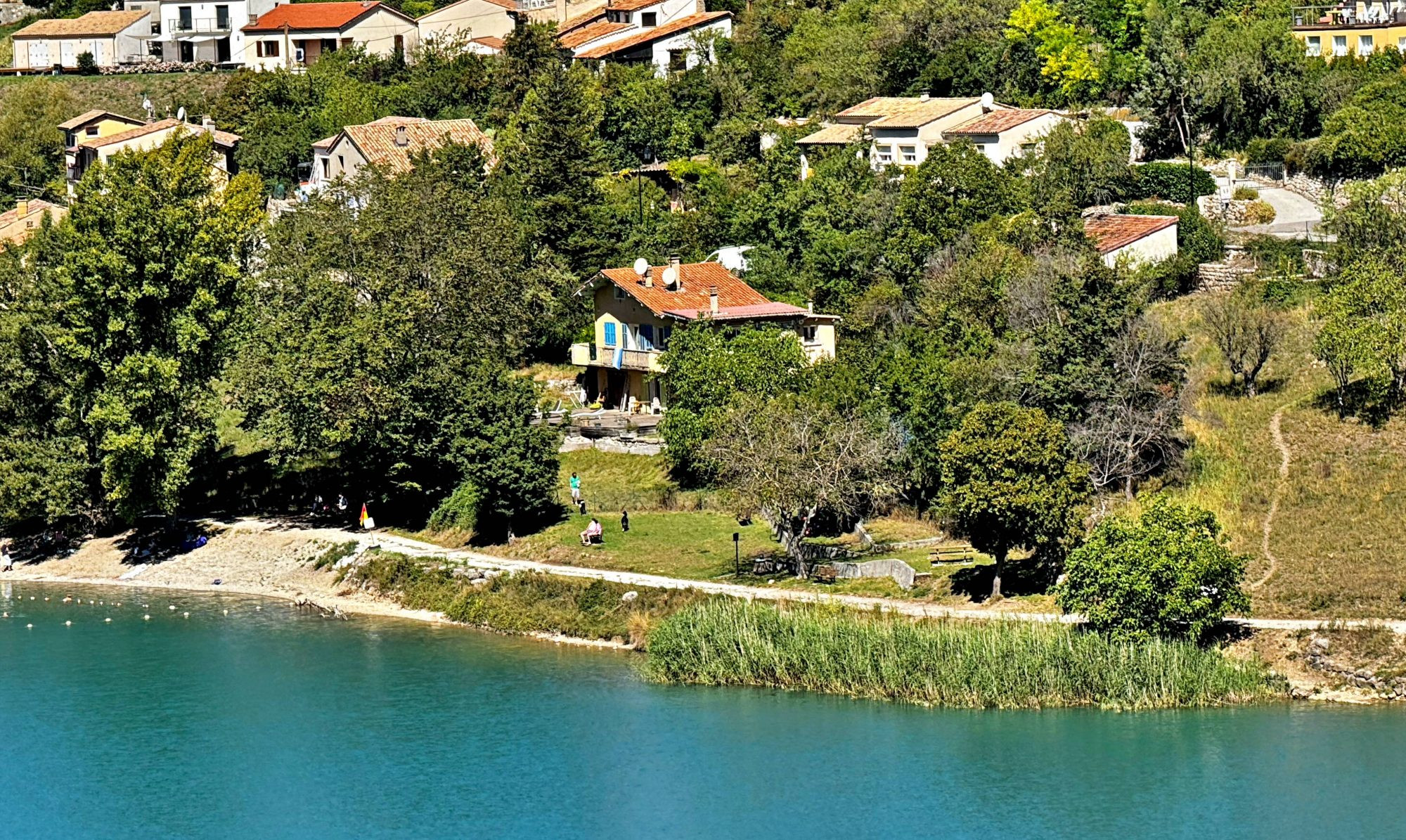 Rare - maison bord du lac saint julien du verdon