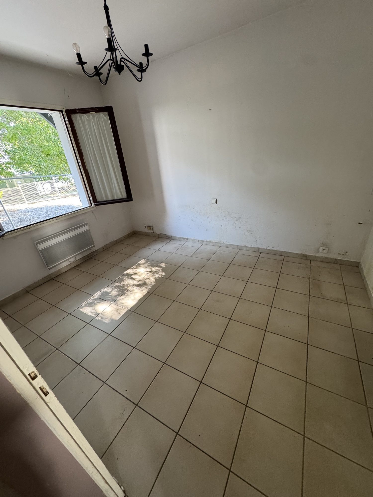 Building for sale in Dax