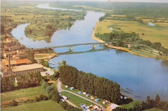 Building for sale in Saint-Symphorien-d'Ancelles