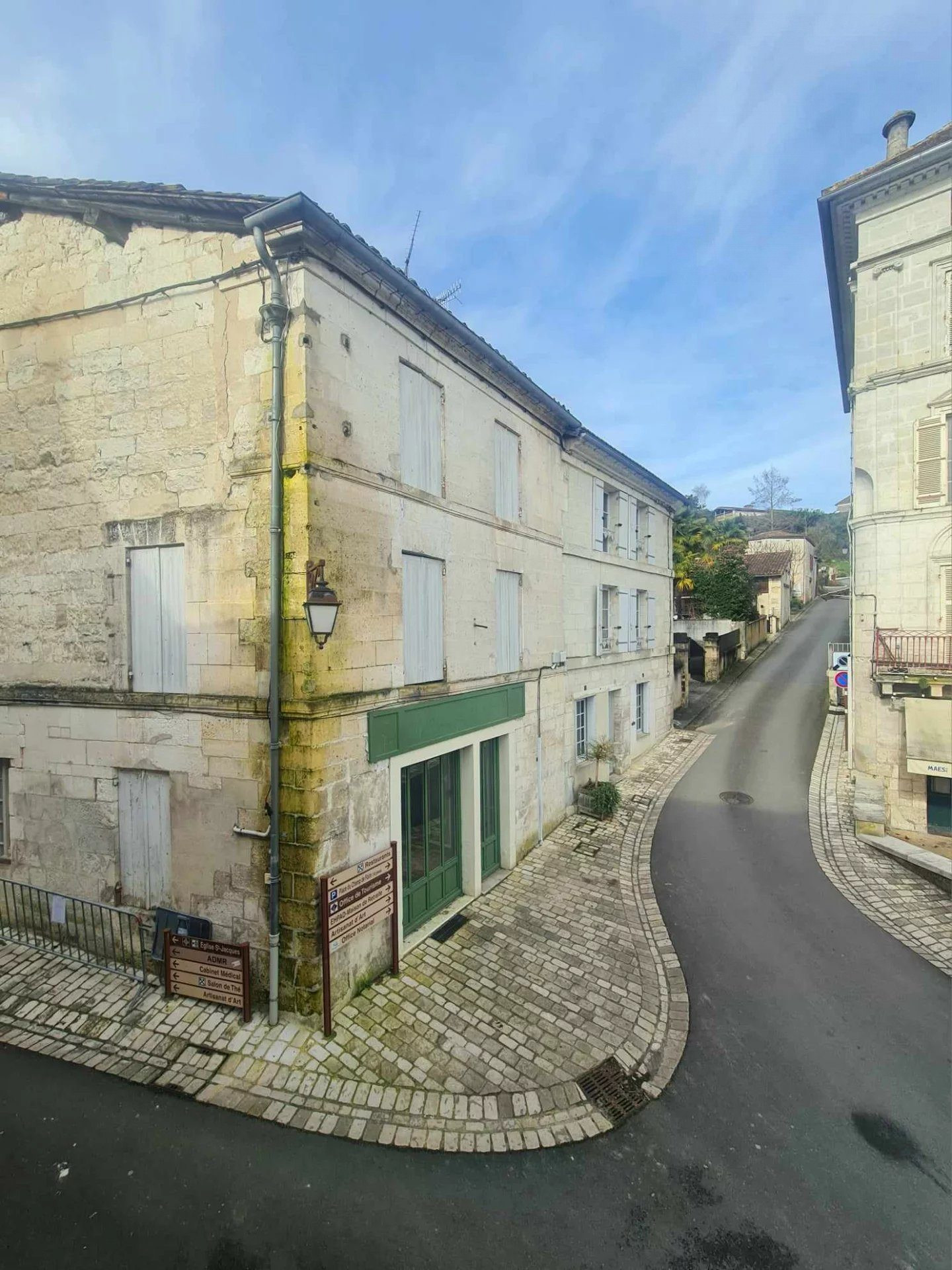 Immeuble 4 pièces 156 m² · à Aubeterre-sur-Dronne · 156 m² · 253 000 €
