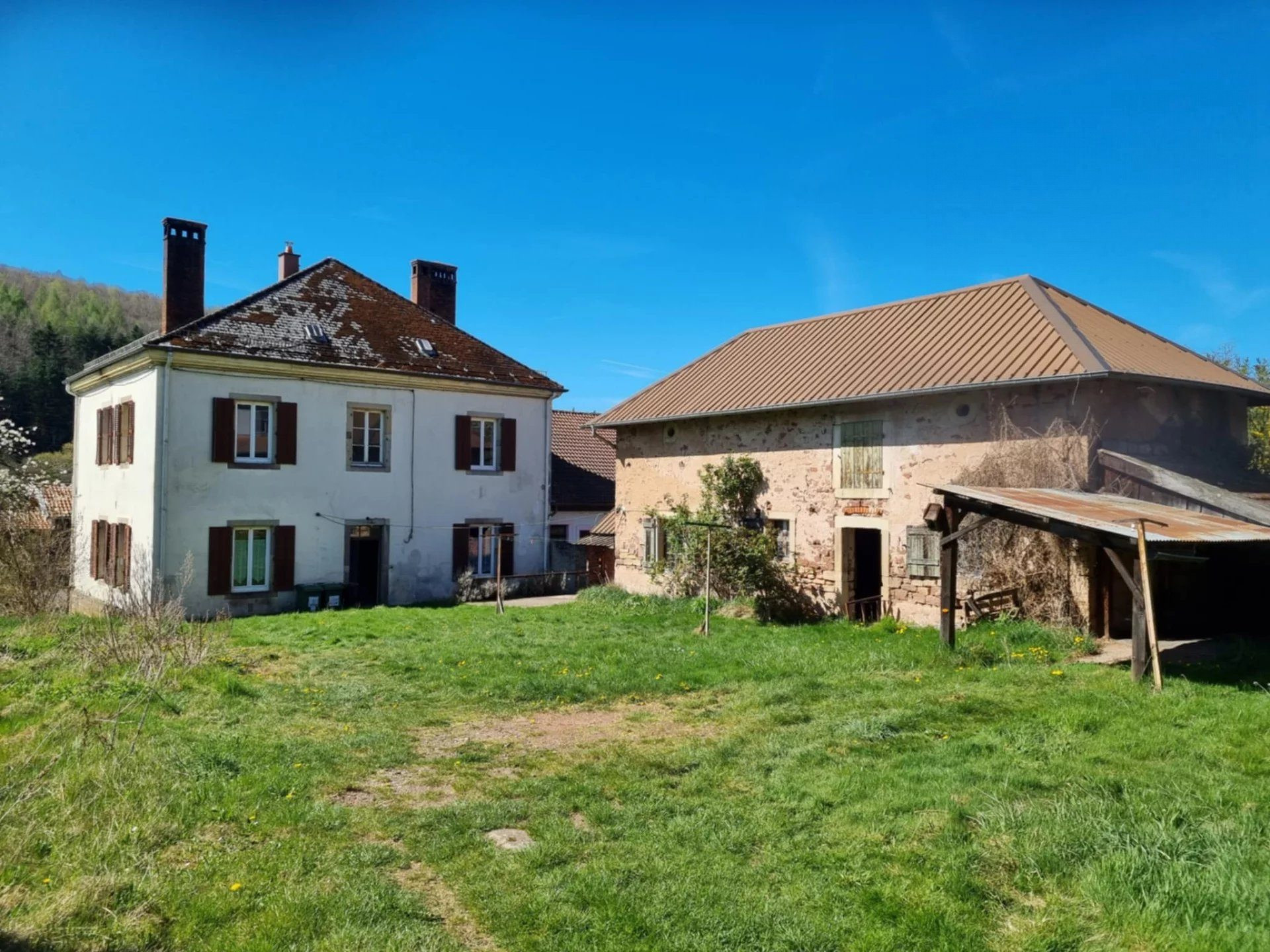 🏡 **Immeuble à rénover – Gros potentiel à Abreschviller !**