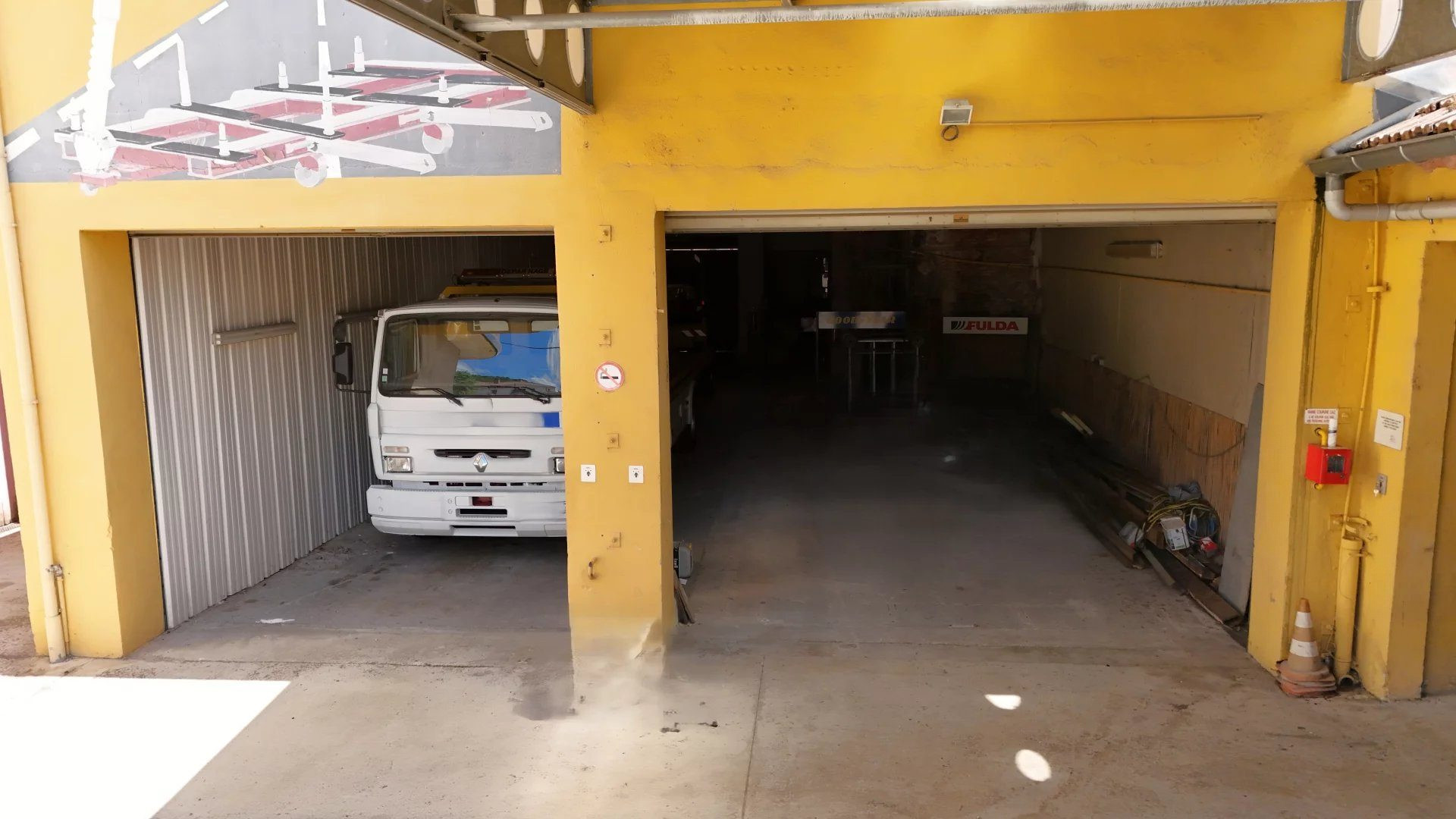 Immeuble 3200 m² · à Bédarieux · 3 200 m² · 399 000 €