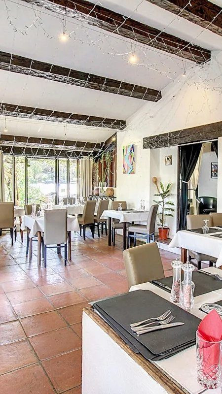 Commercial Property 211 m2 Restaurant + Apartment 5