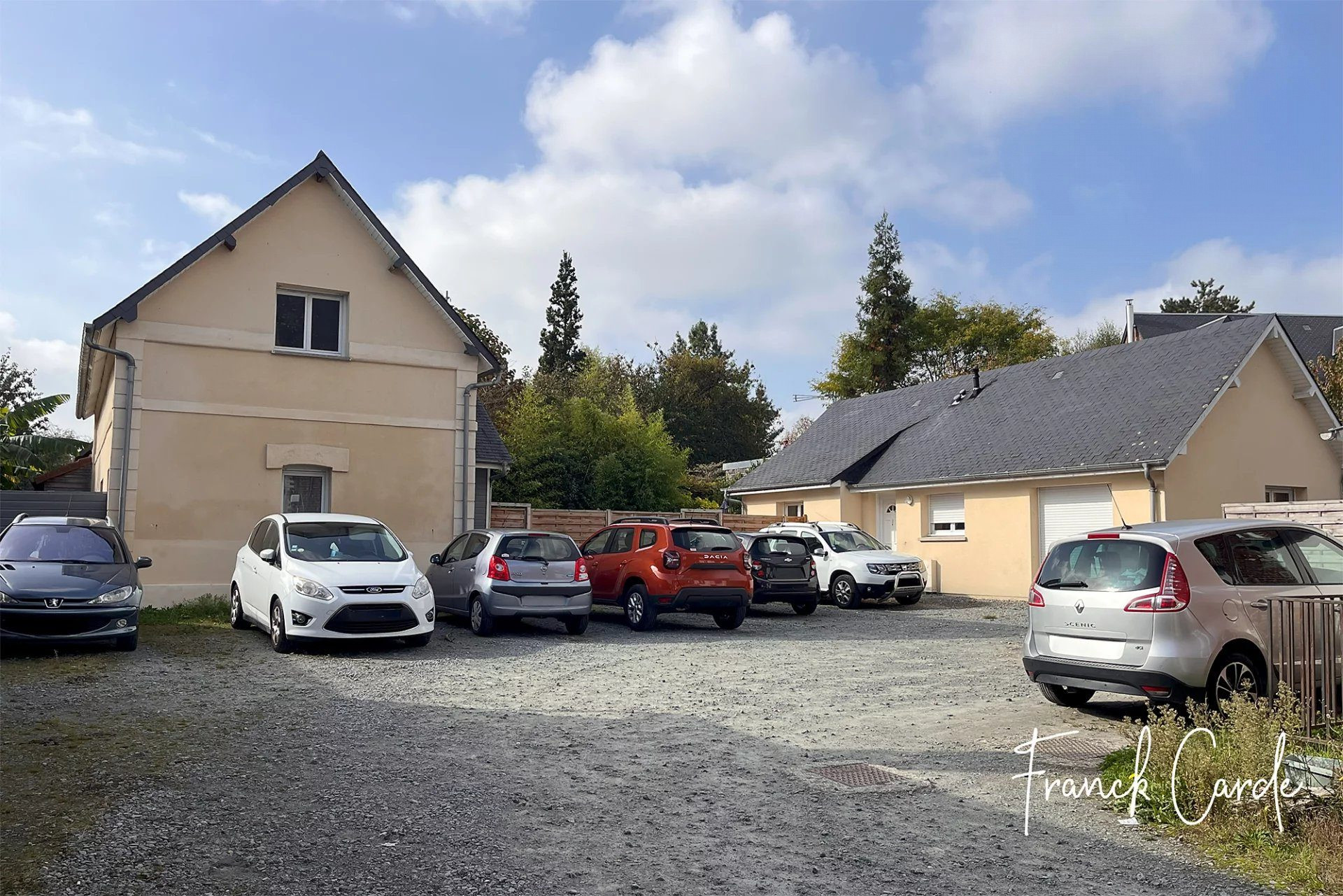 Ensemble immobilier de rapport à Saint-Jean-du-Cardonnay, 10 min de Rouen
