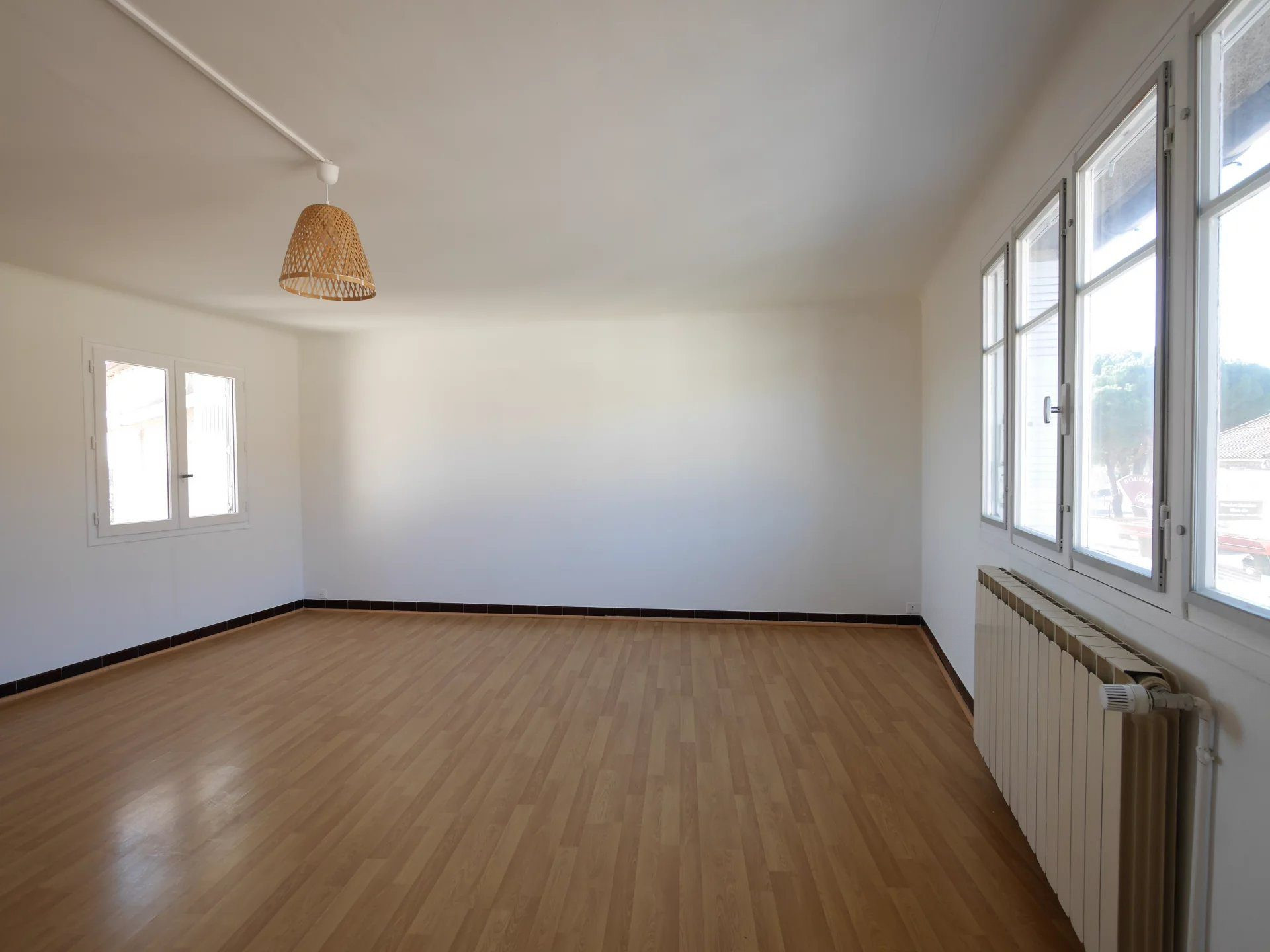 Immeuble 185 m² · à Saint-Christol-lez-Alès · 185 m² · 190 000 €